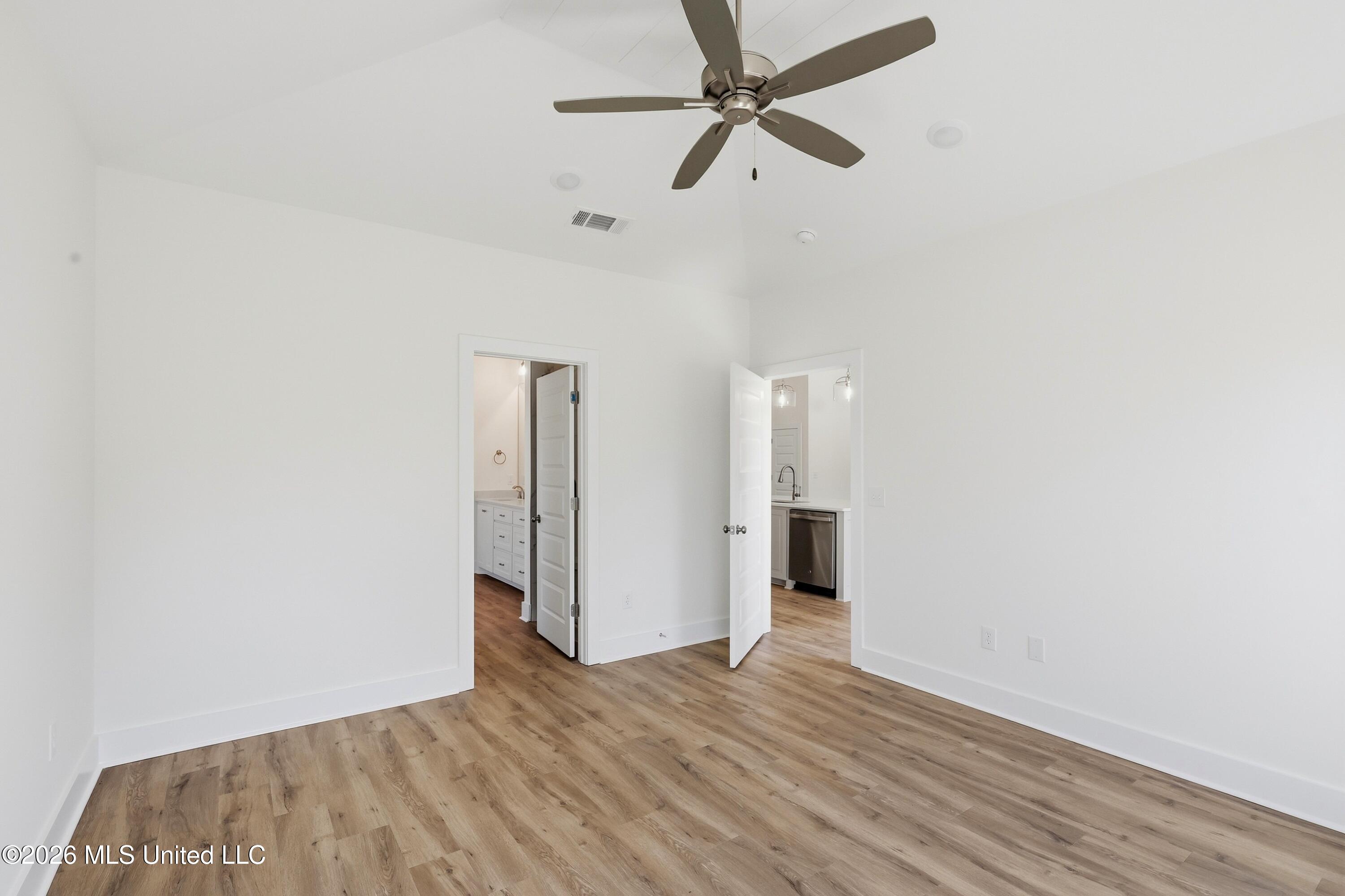 344 Brookfield Circle Property Photo 20