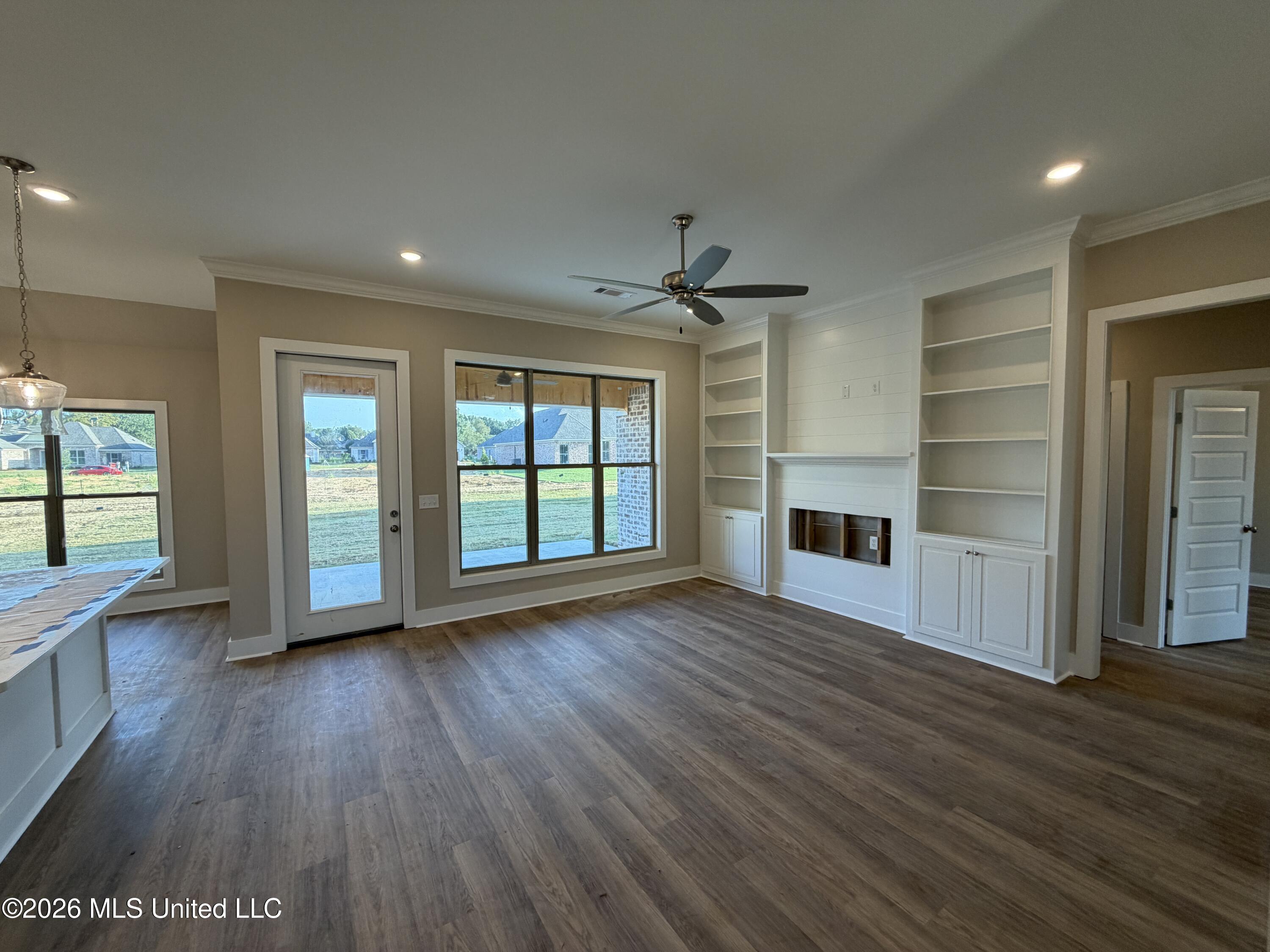 341 Brookfield Circle Property Photo 4