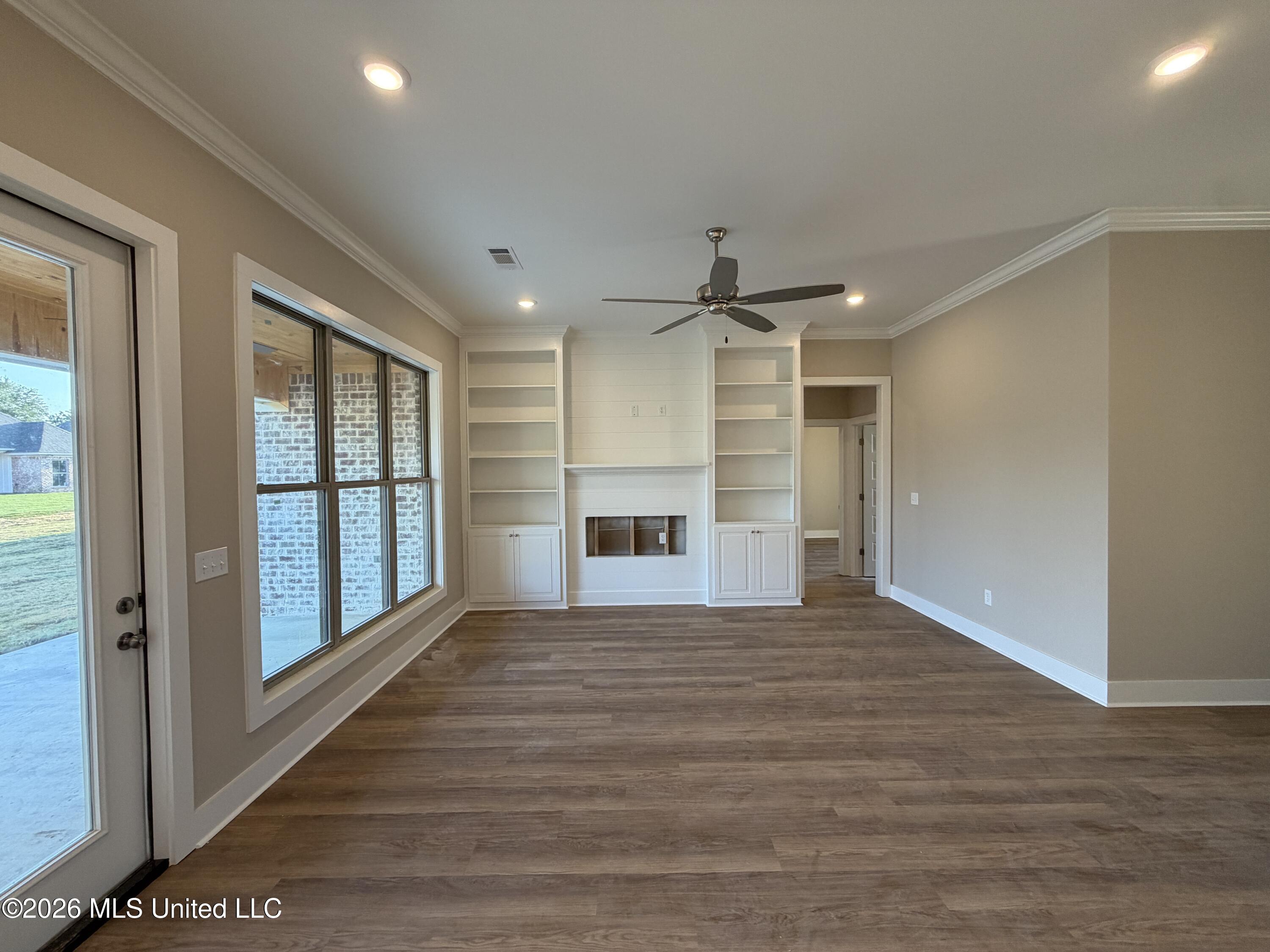 341 Brookfield Circle Property Photo 6