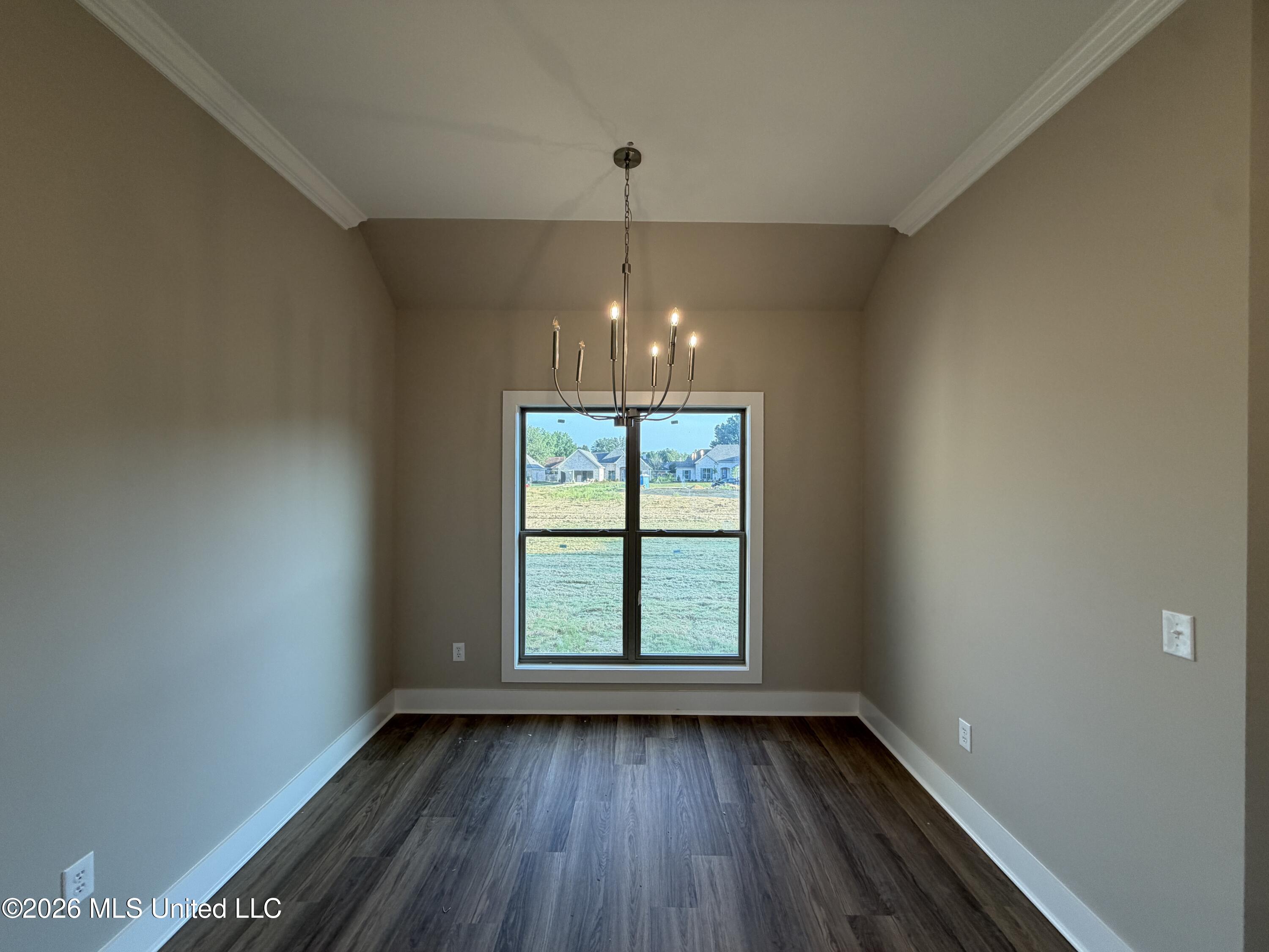 341 Brookfield Circle Property Photo 7