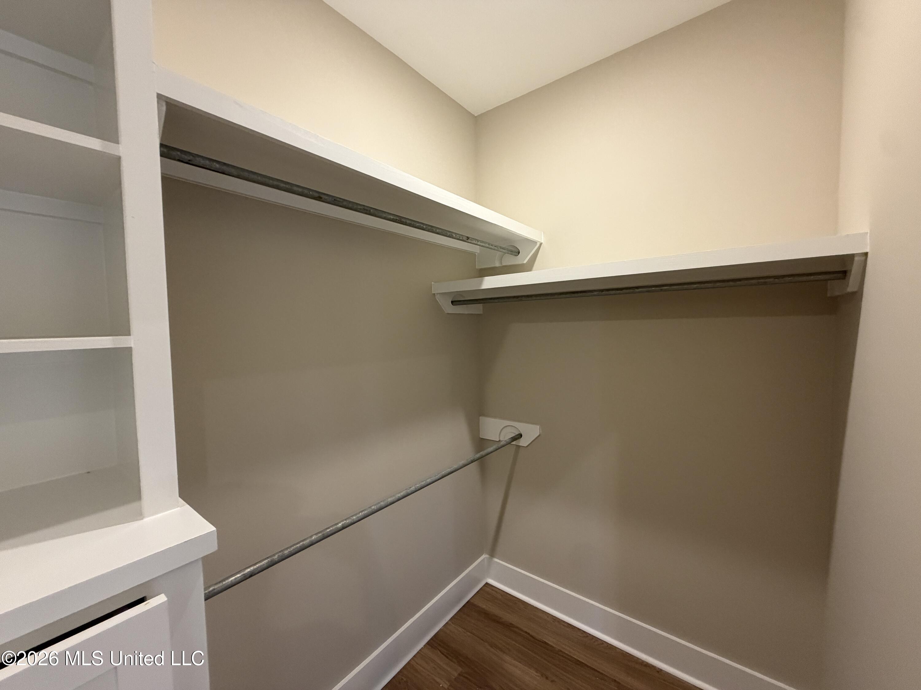 341 Brookfield Circle Property Photo 19