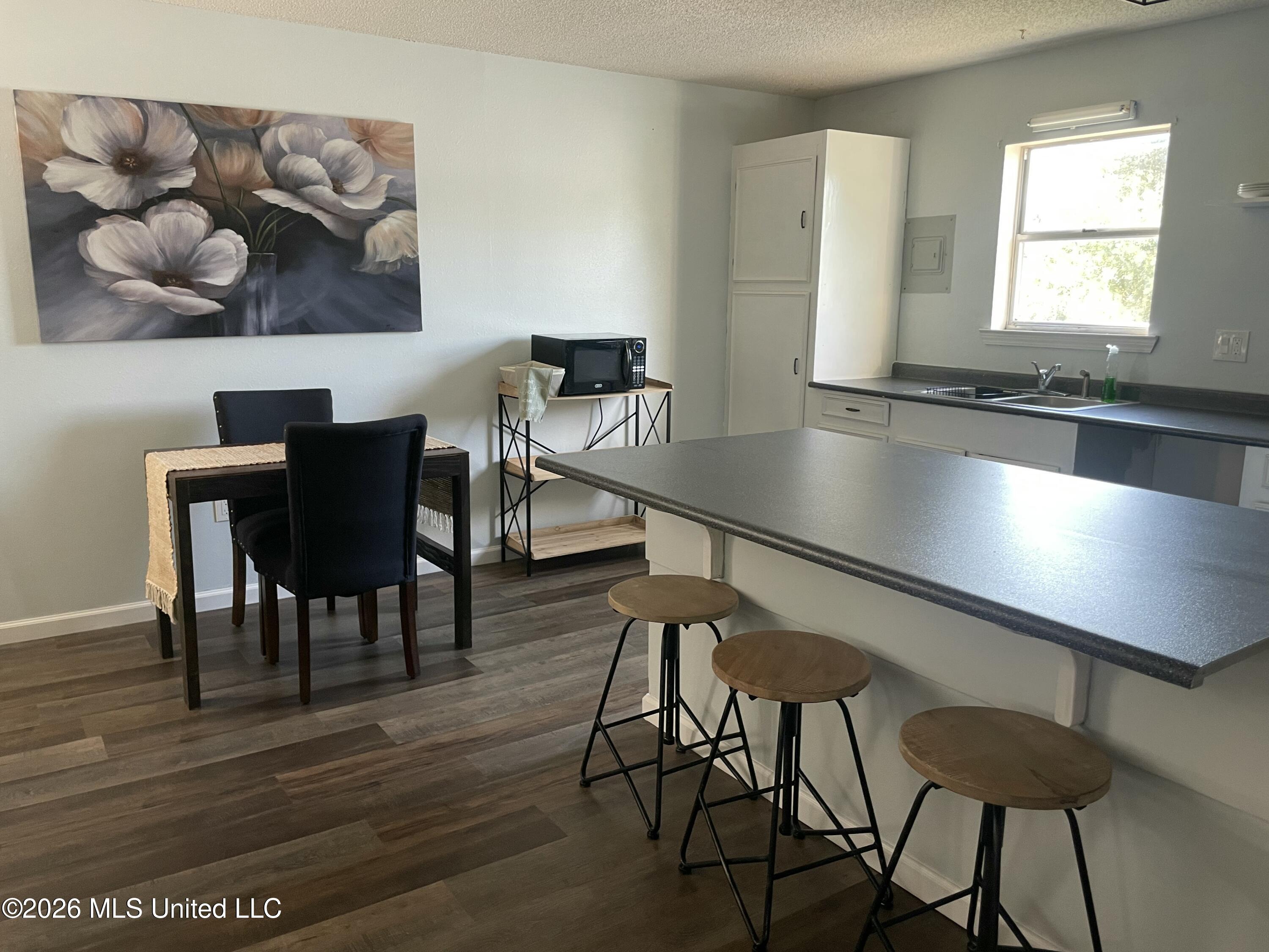 20413 Longview Road Property Photo 4