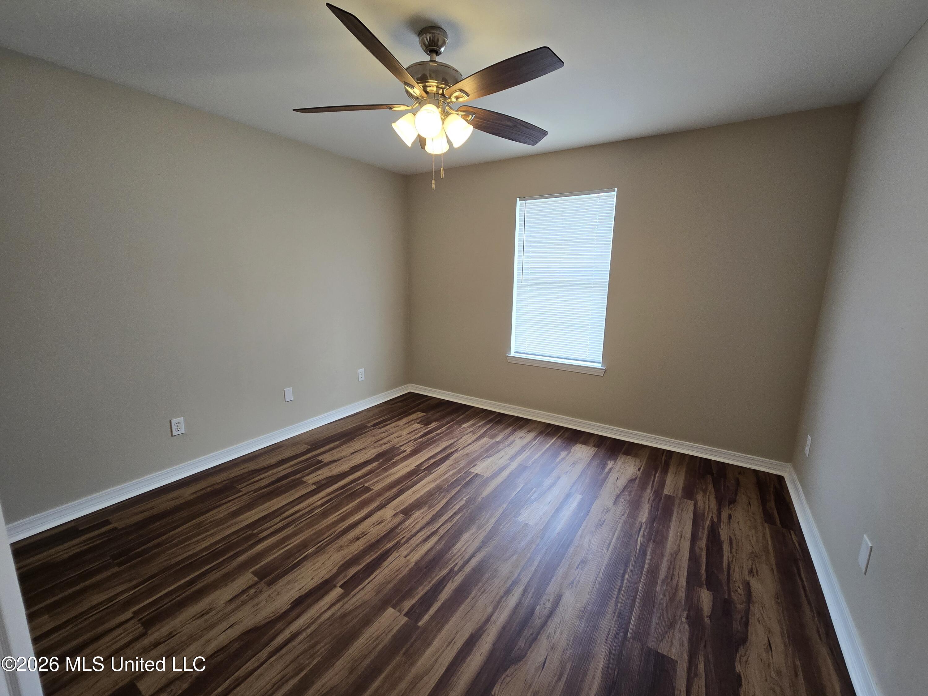 5492 Quail Creek Circle Property Photo 3