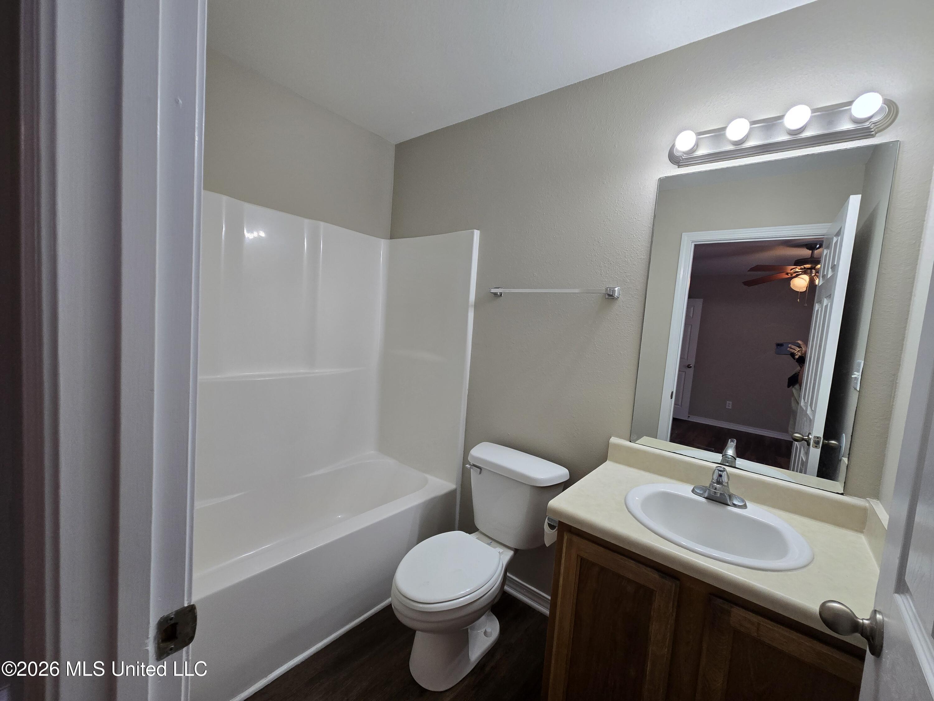 5492 Quail Creek Circle Property Photo 8