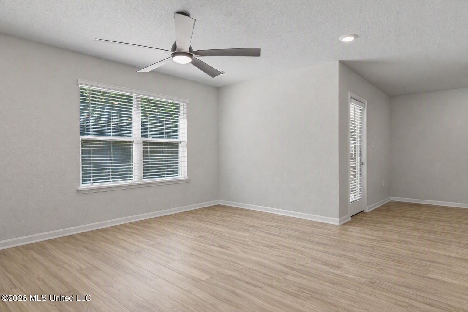 1024 Enclave Circle Property Photo 3