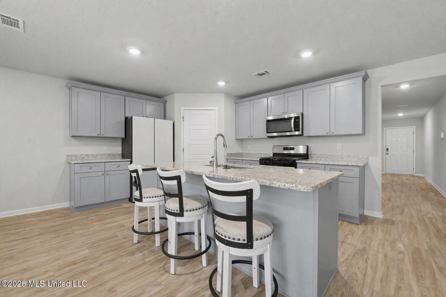 1024 Enclave Circle Property Photo 5