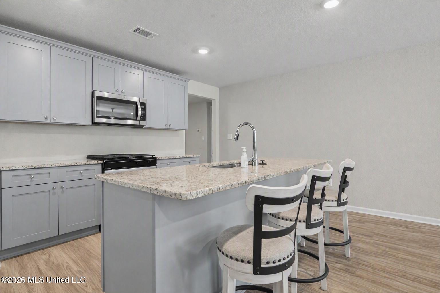 1024 Enclave Circle Property Photo 6