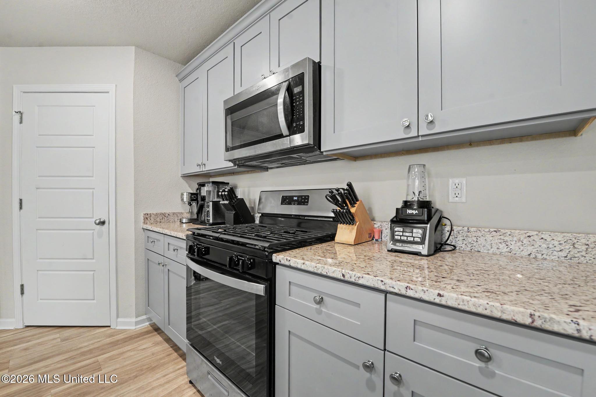 1024 Enclave Circle Property Photo 7