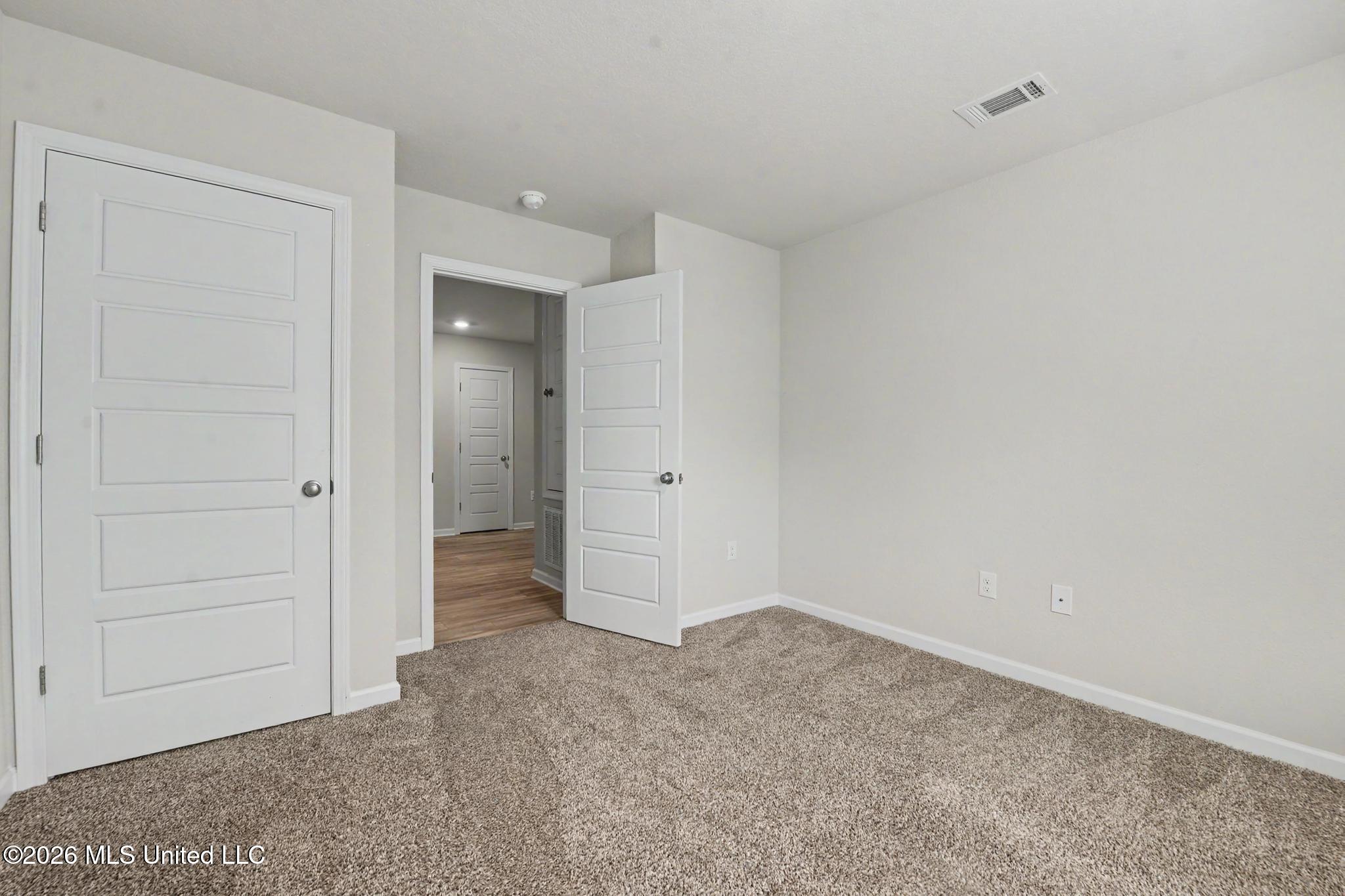 1024 Enclave Circle Property Photo 12