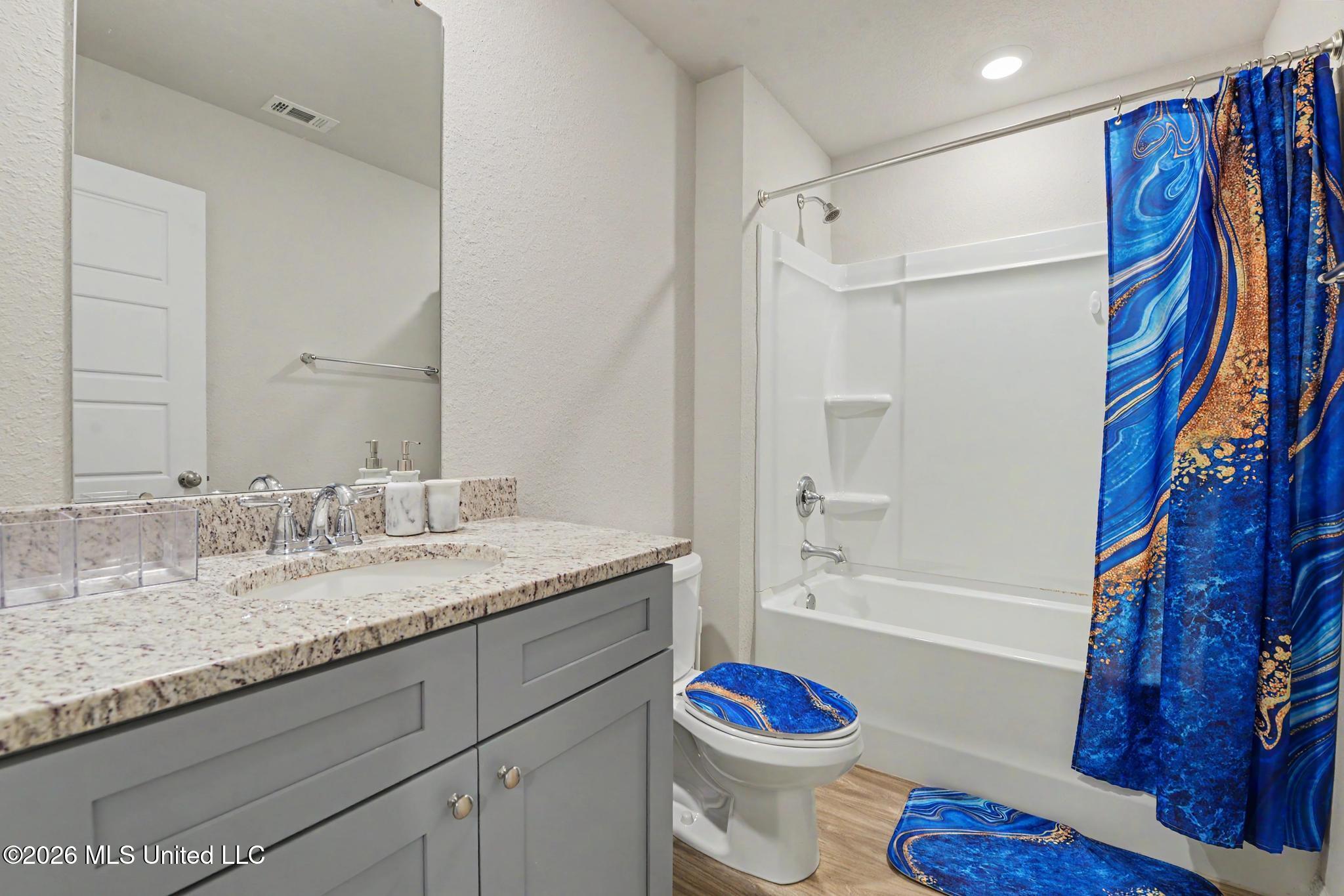 1024 Enclave Circle Property Photo 13