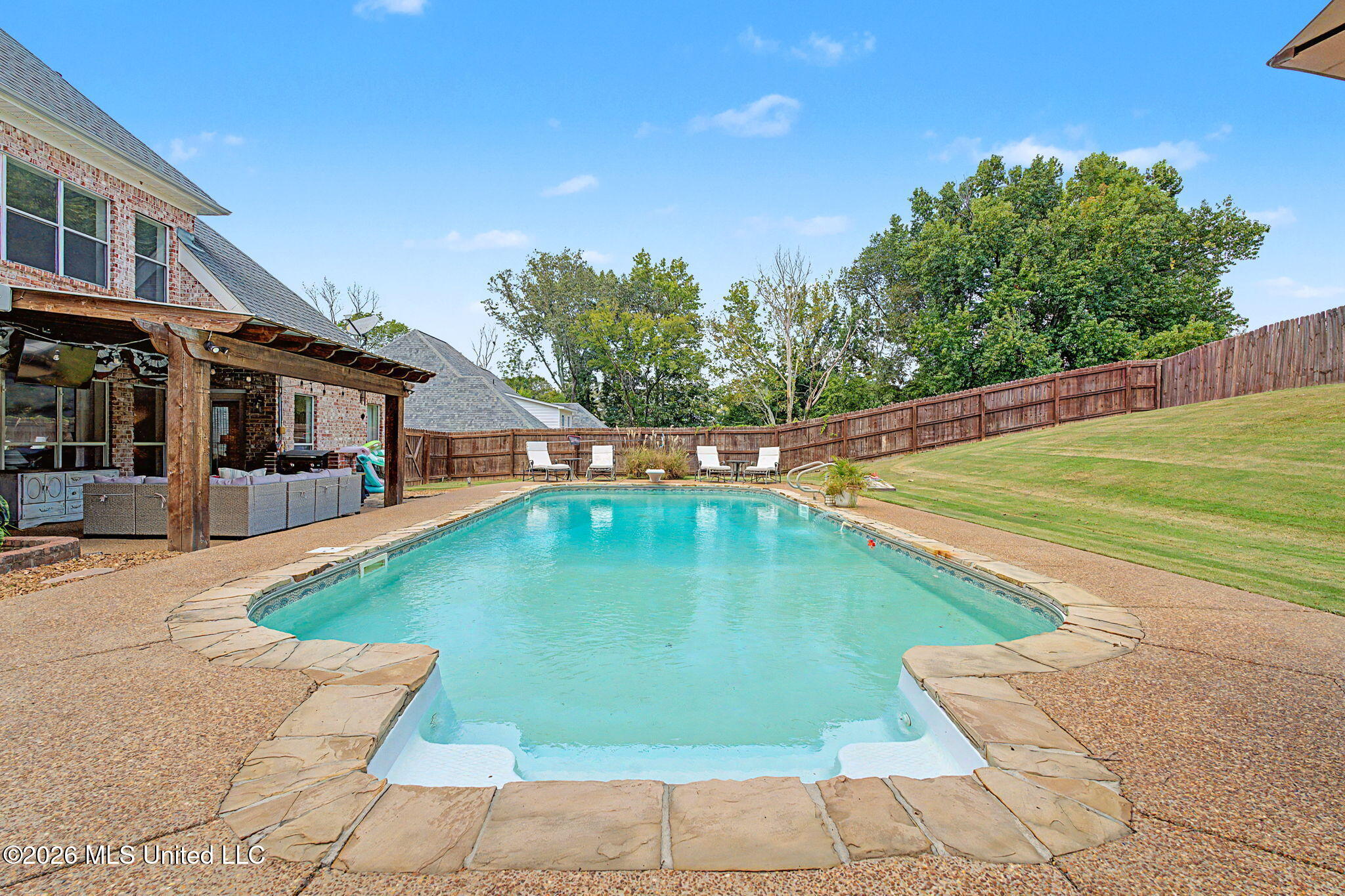 1424 Stone Gate Drive Property Photo 2