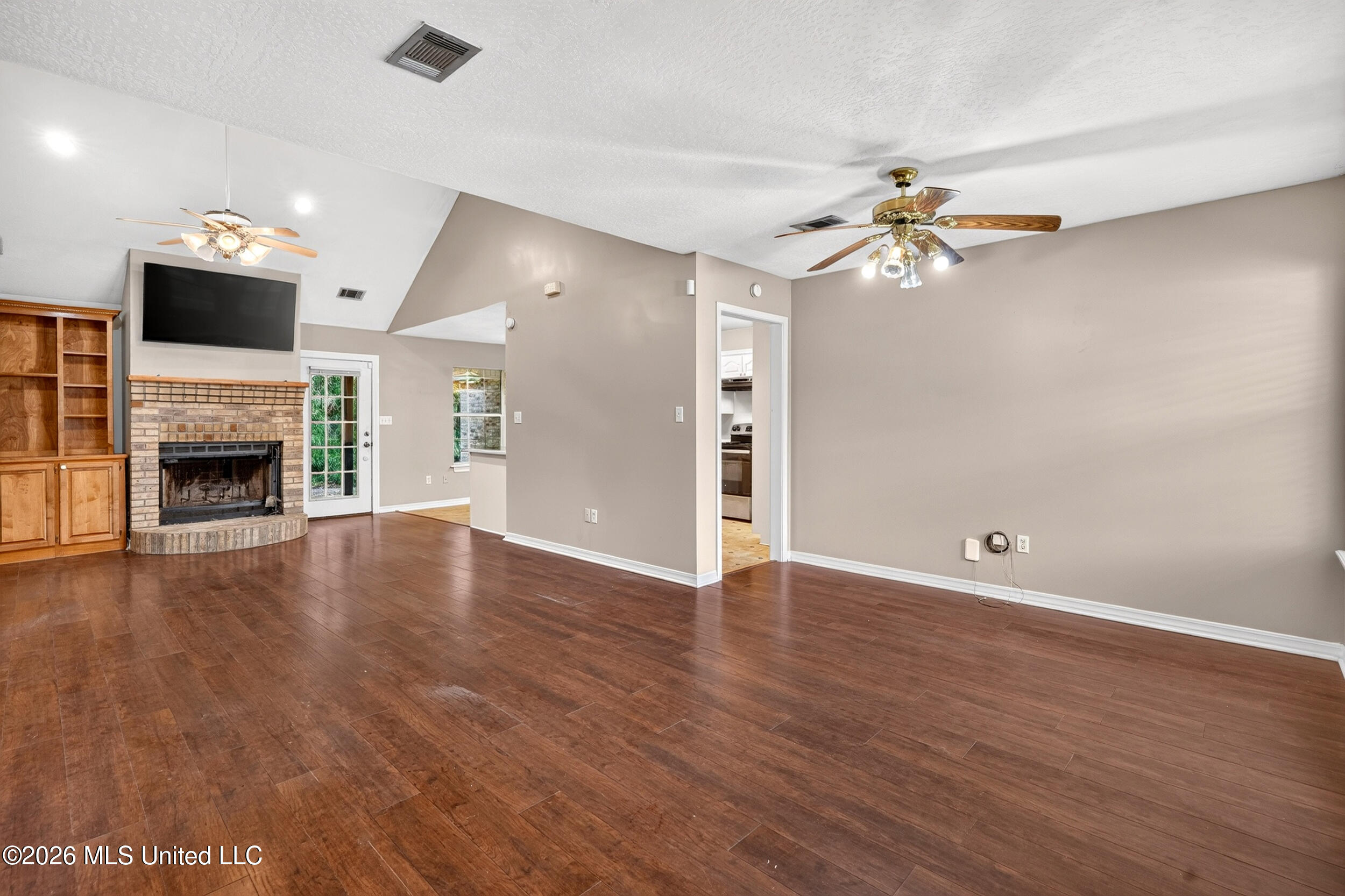 102 Maria Street Property Photo 6