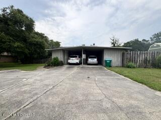 2416 Rolling Meadows Road Property Photo 4