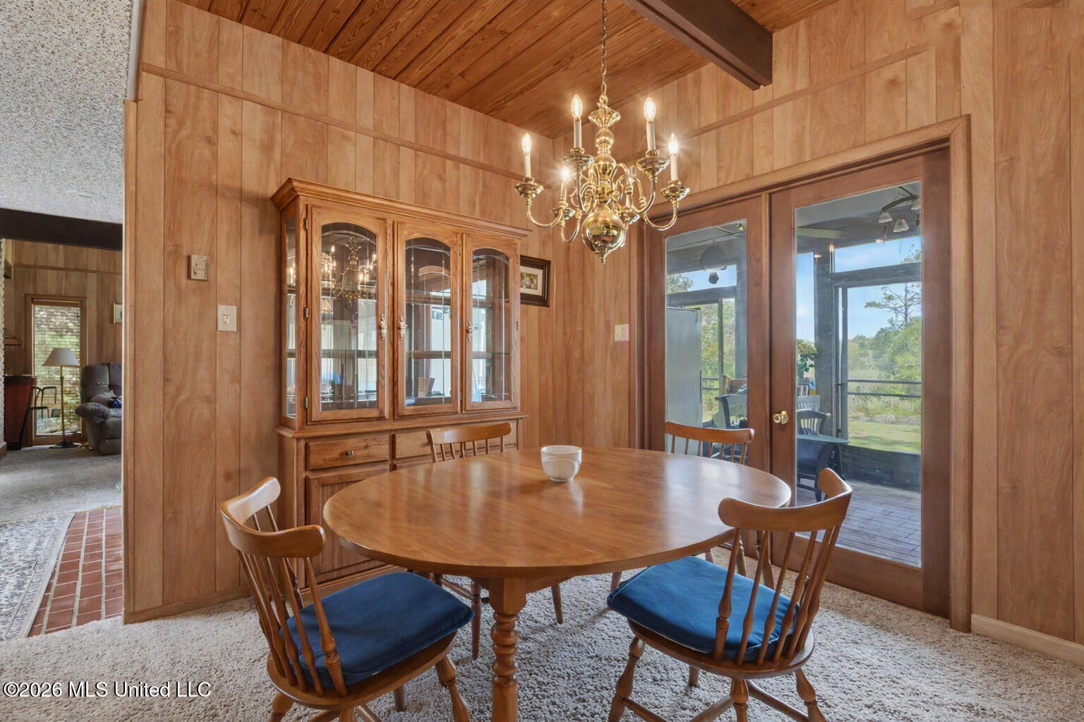 2416 Rolling Meadows Road Property Photo 8