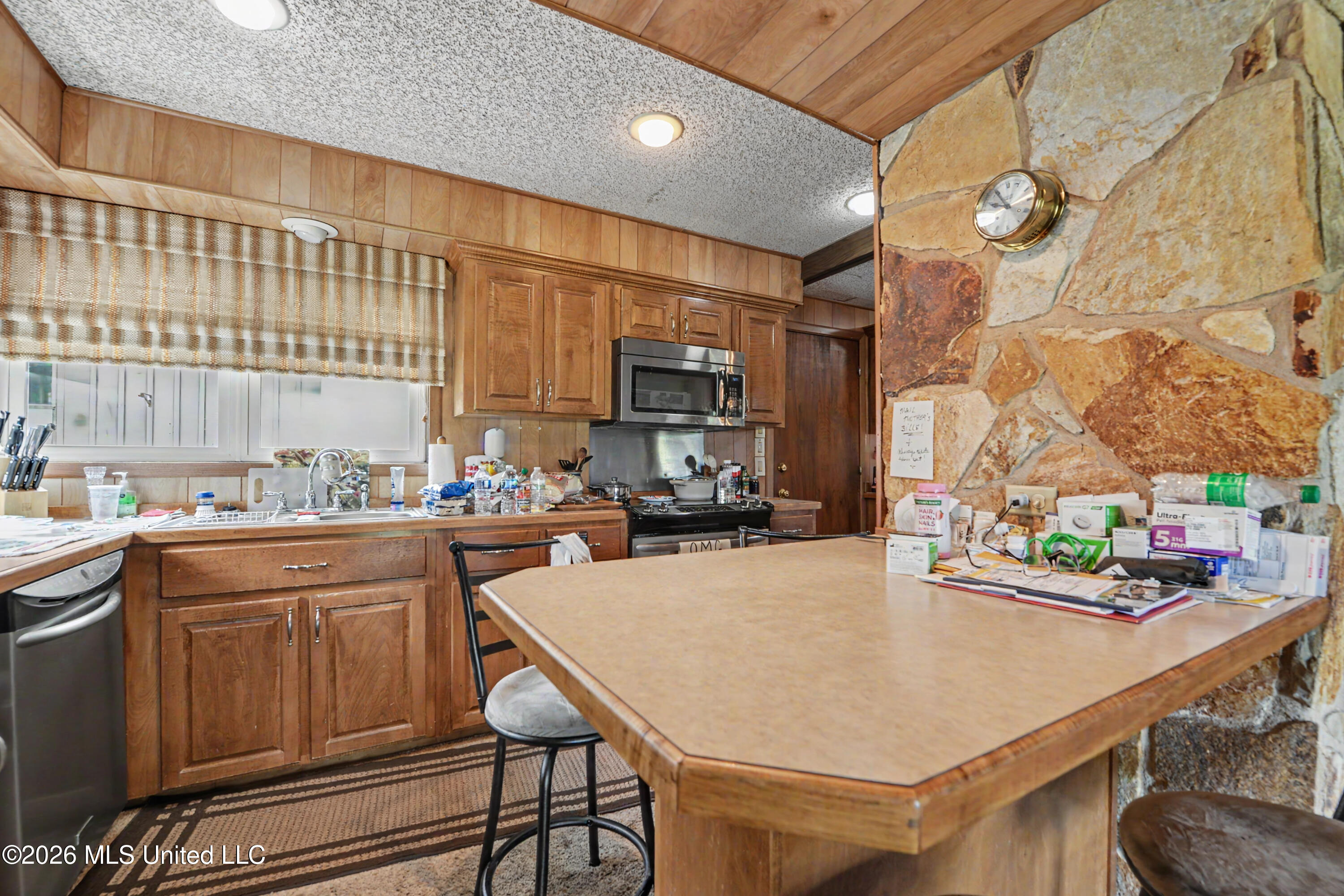 2416 Rolling Meadows Road Property Photo 37