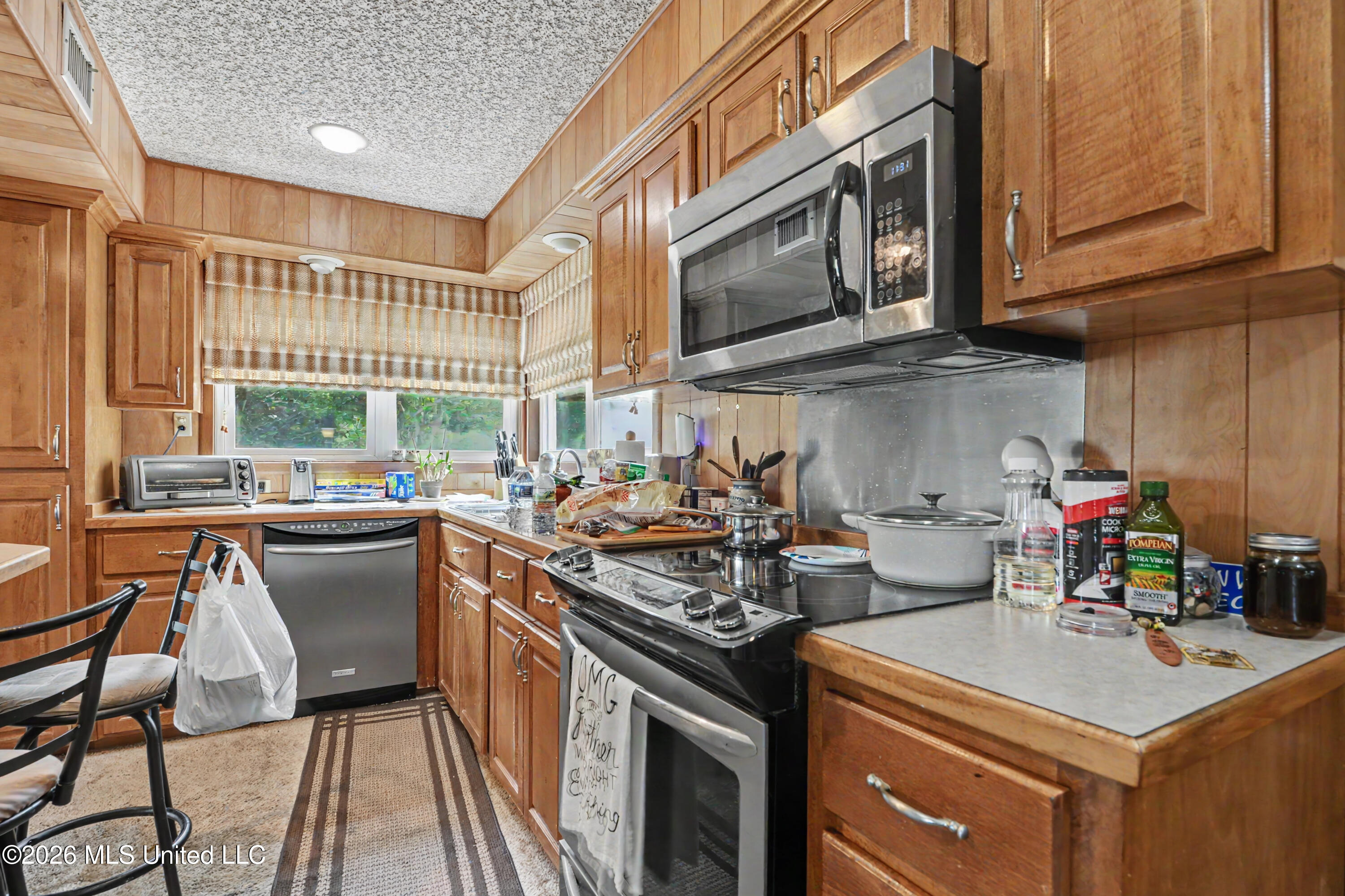 2416 Rolling Meadows Road Property Photo 38