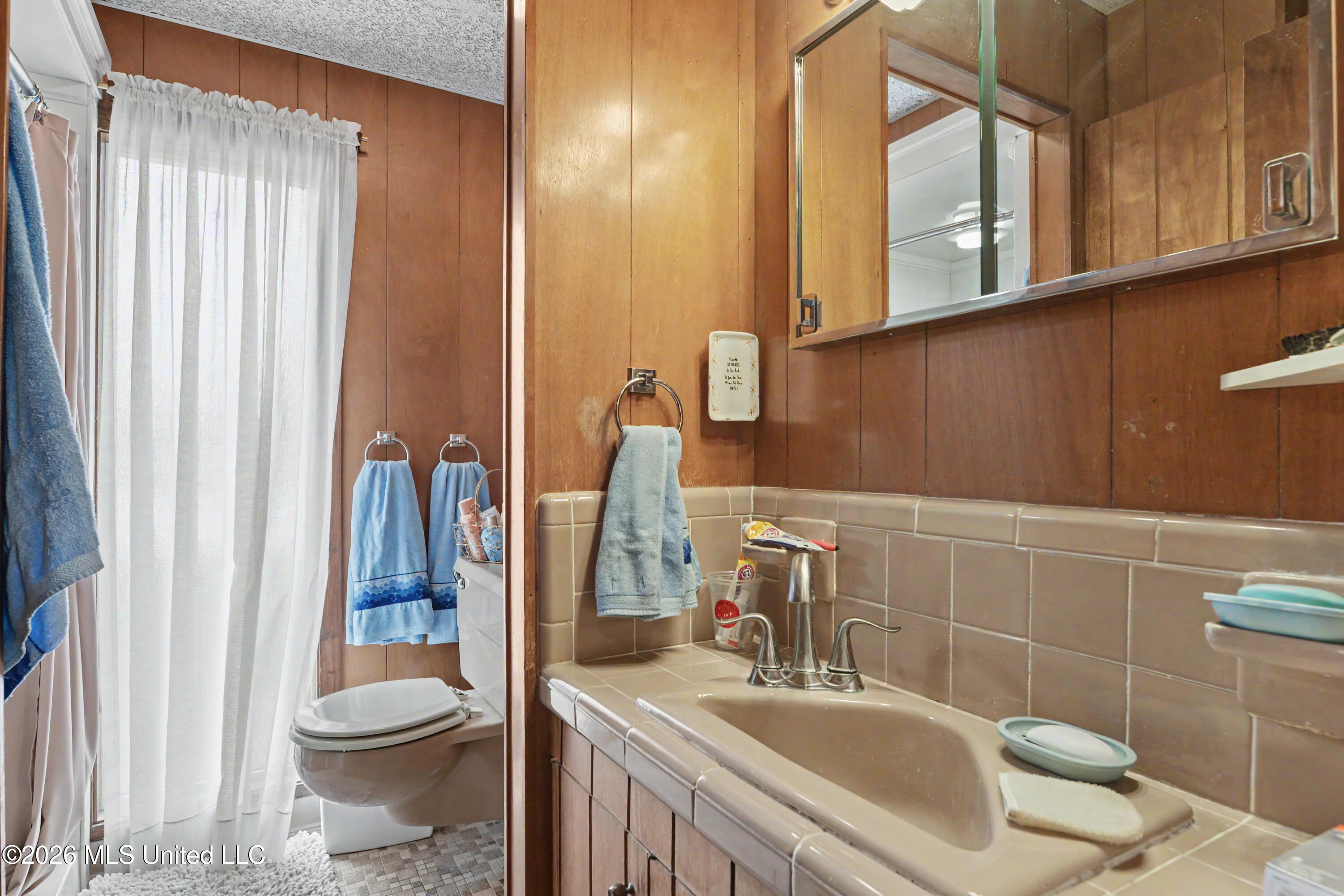 2416 Rolling Meadows Road Property Photo 49