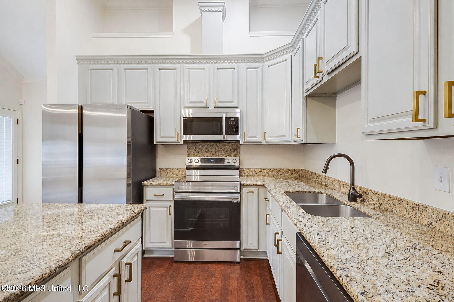 17213 Palm Ridge Drive Property Photo 9