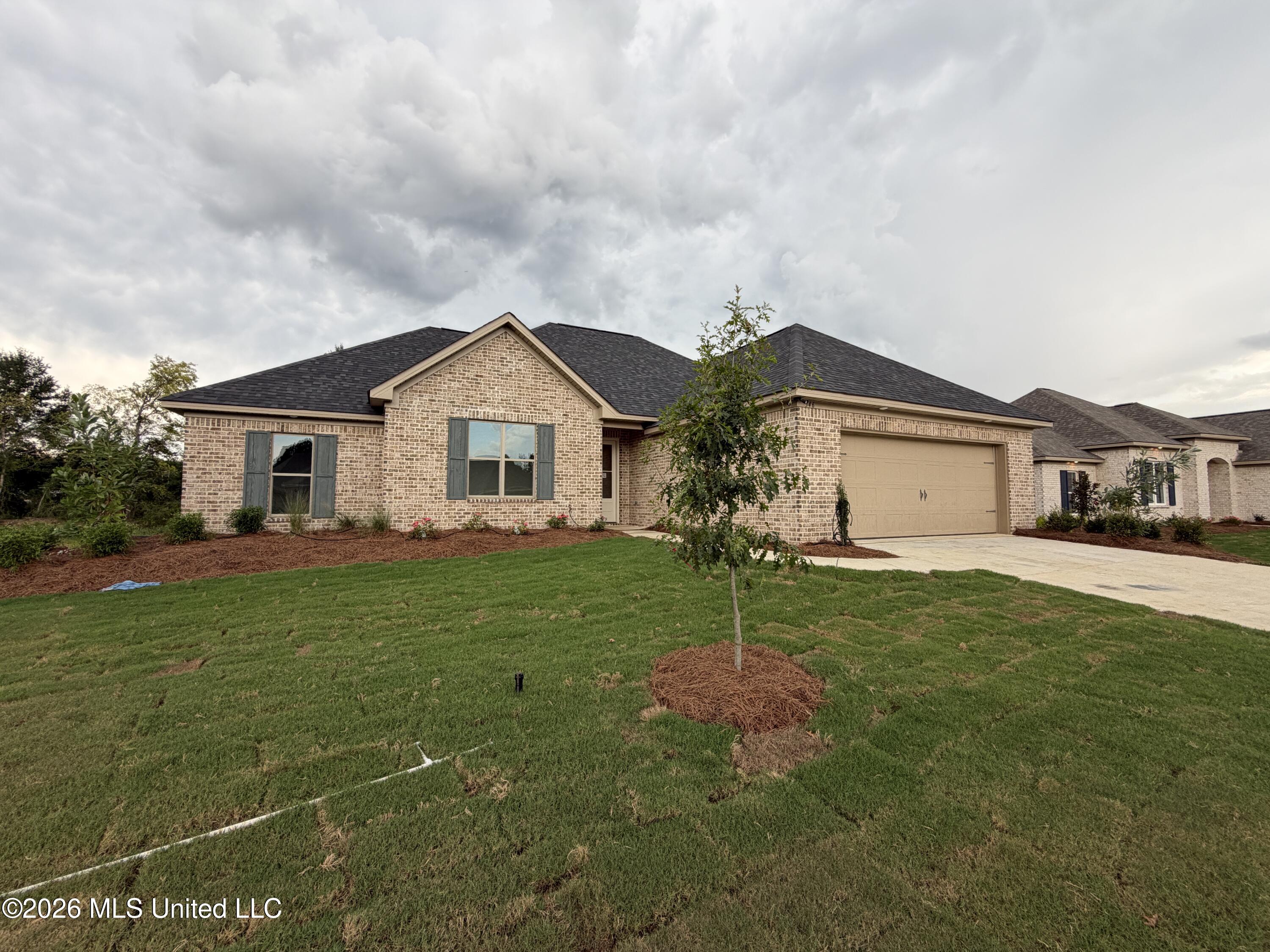 346 Brookfield Circle Property Photo 2