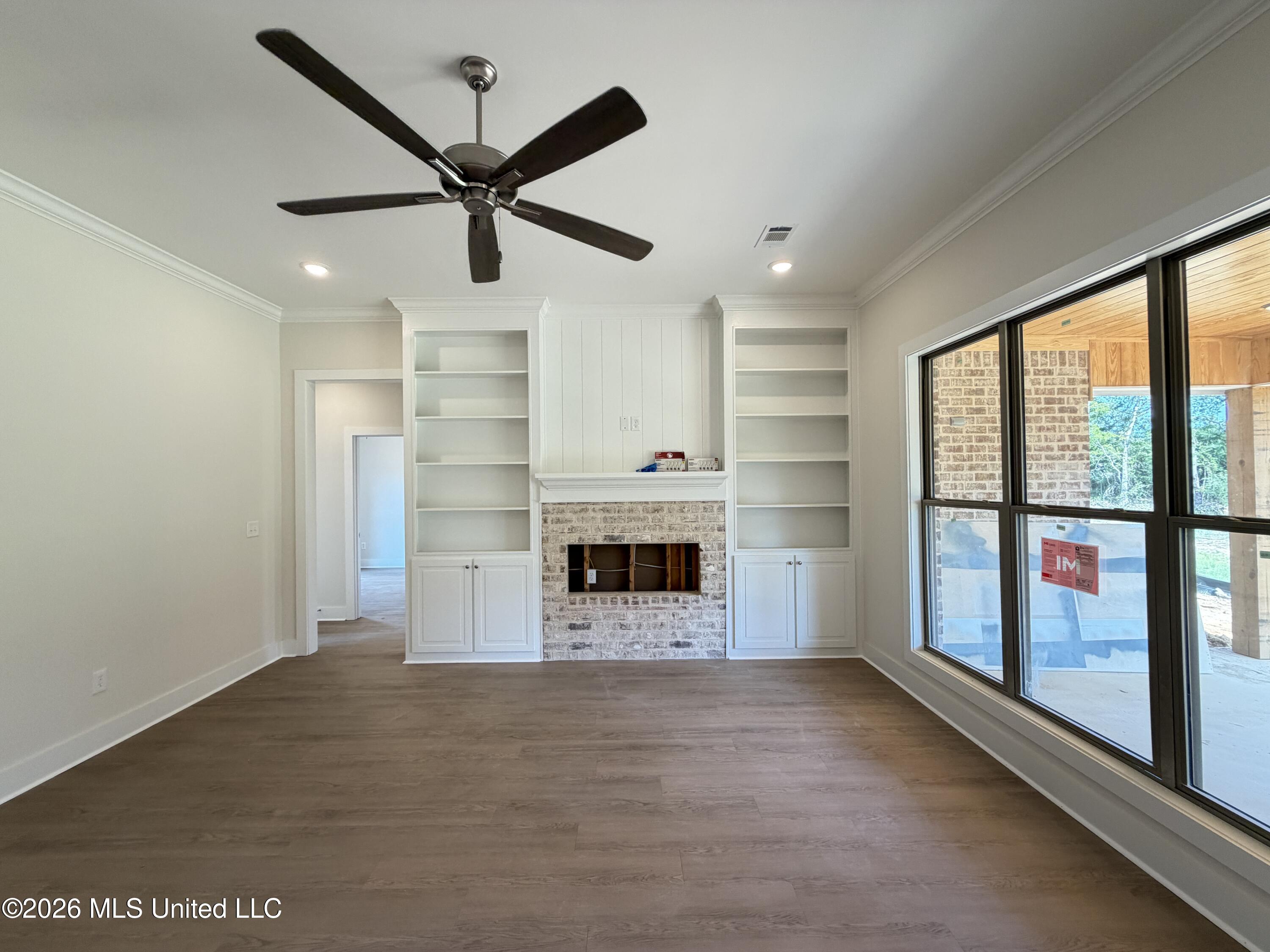 346 Brookfield Circle Property Photo 4