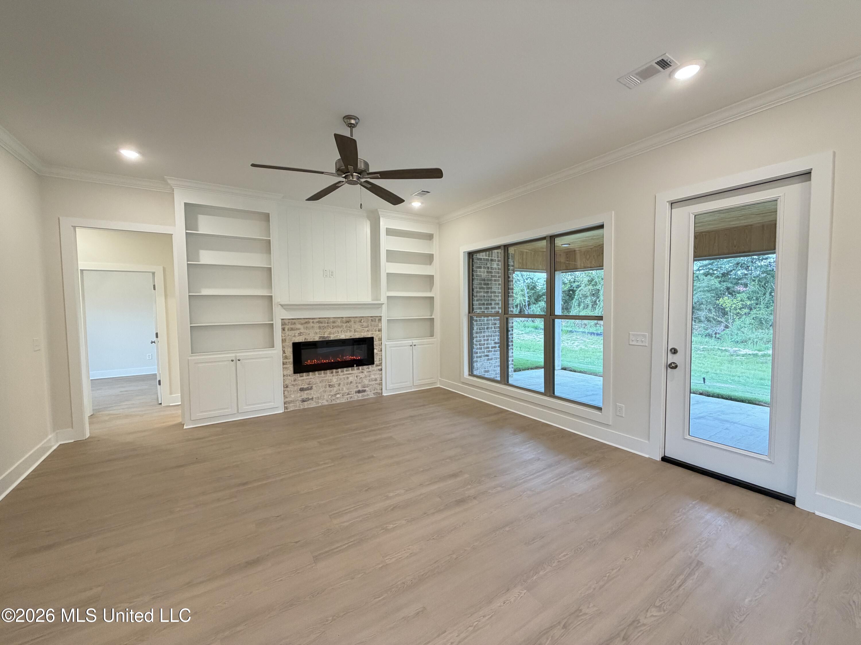 346 Brookfield Circle Property Photo 4
