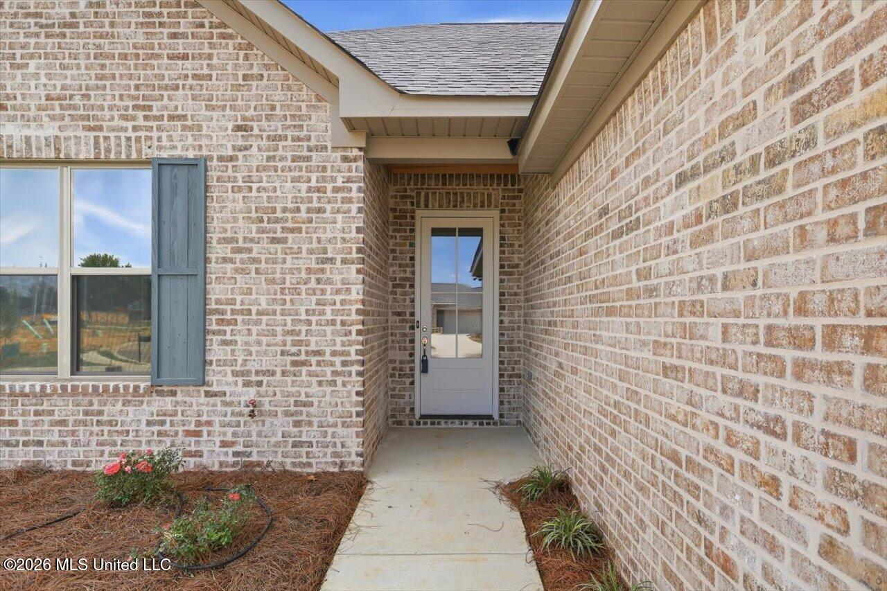 346 Brookfield Circle Property Photo 4