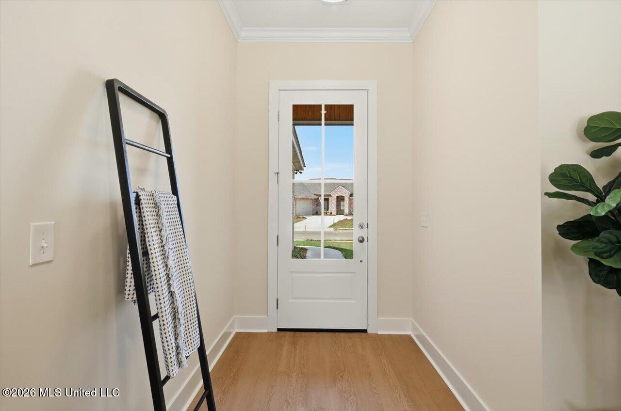 346 Brookfield Circle Property Photo 5