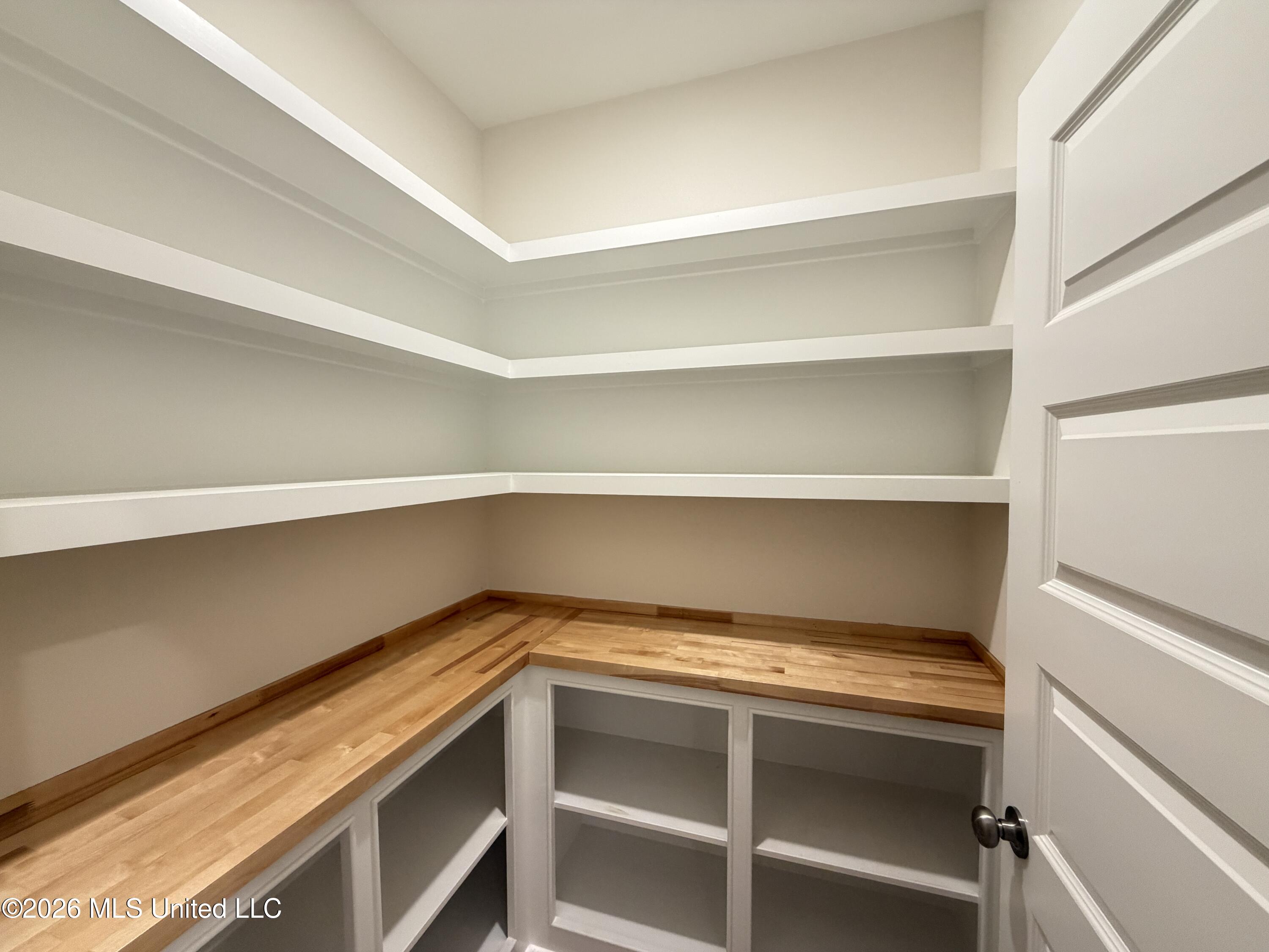 346 Brookfield Circle Property Photo 13