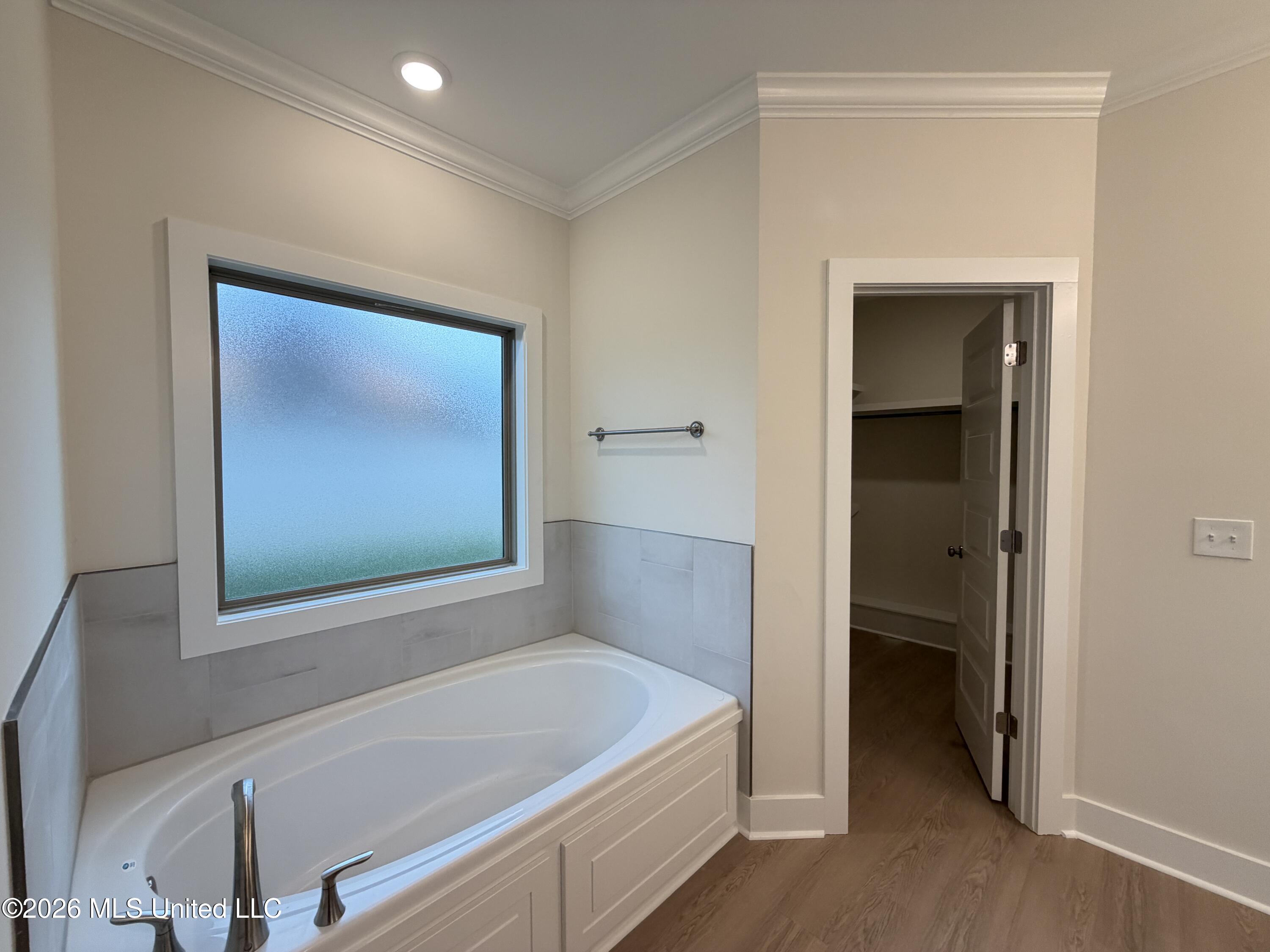 346 Brookfield Circle Property Photo 17