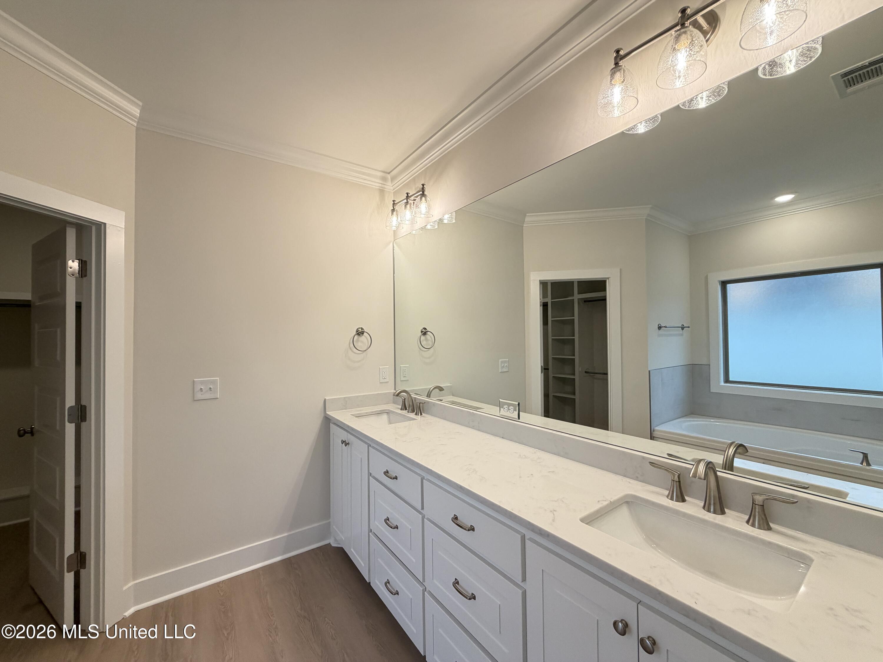 346 Brookfield Circle Property Photo 18