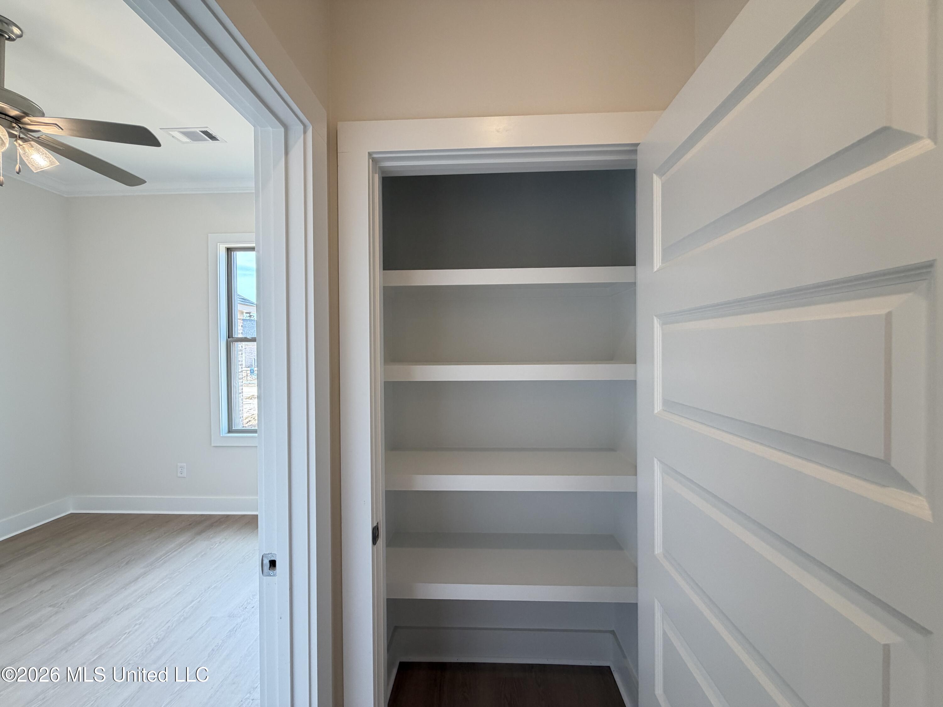 346 Brookfield Circle Property Photo 25