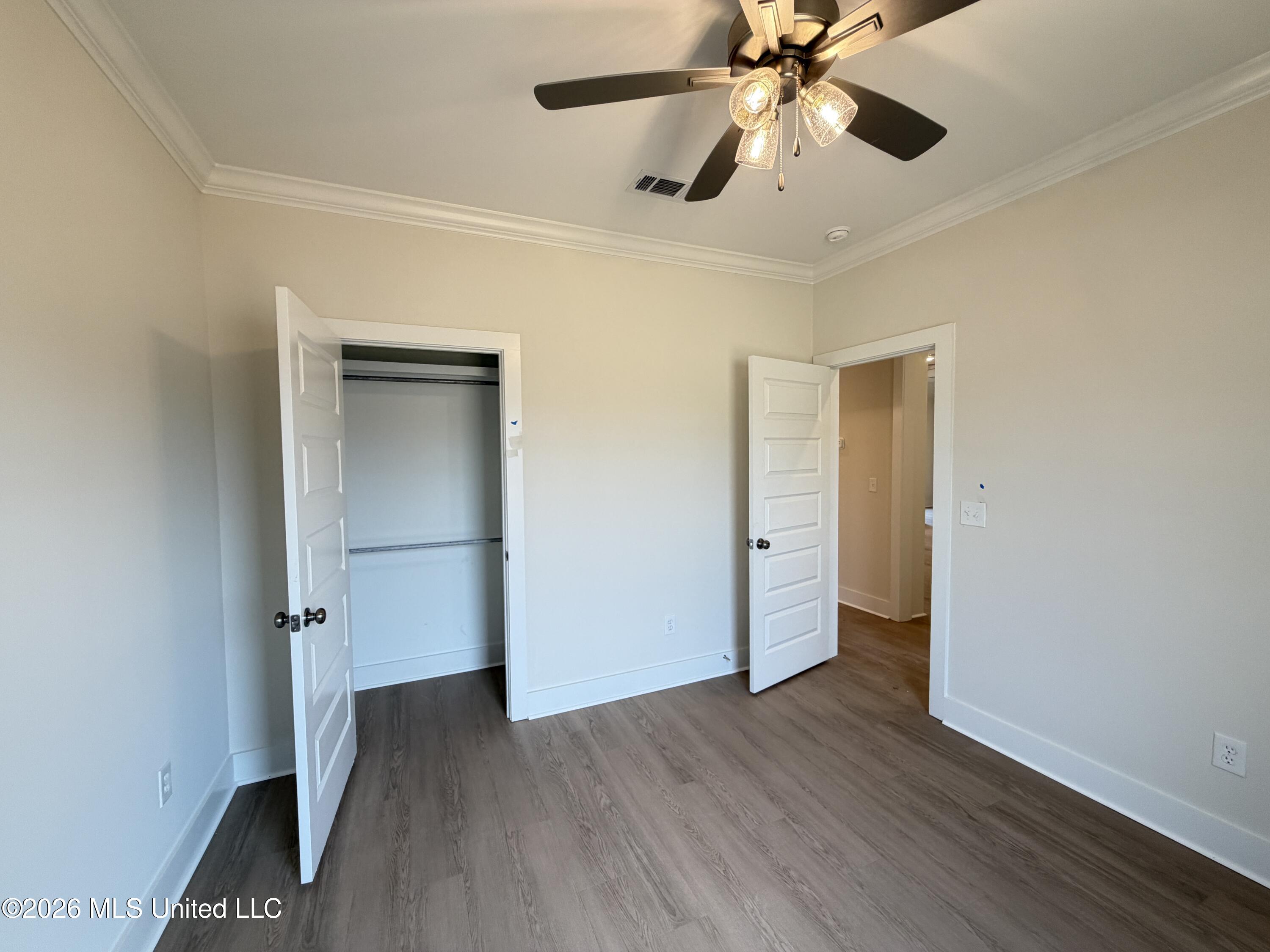 346 Brookfield Circle Property Photo 27