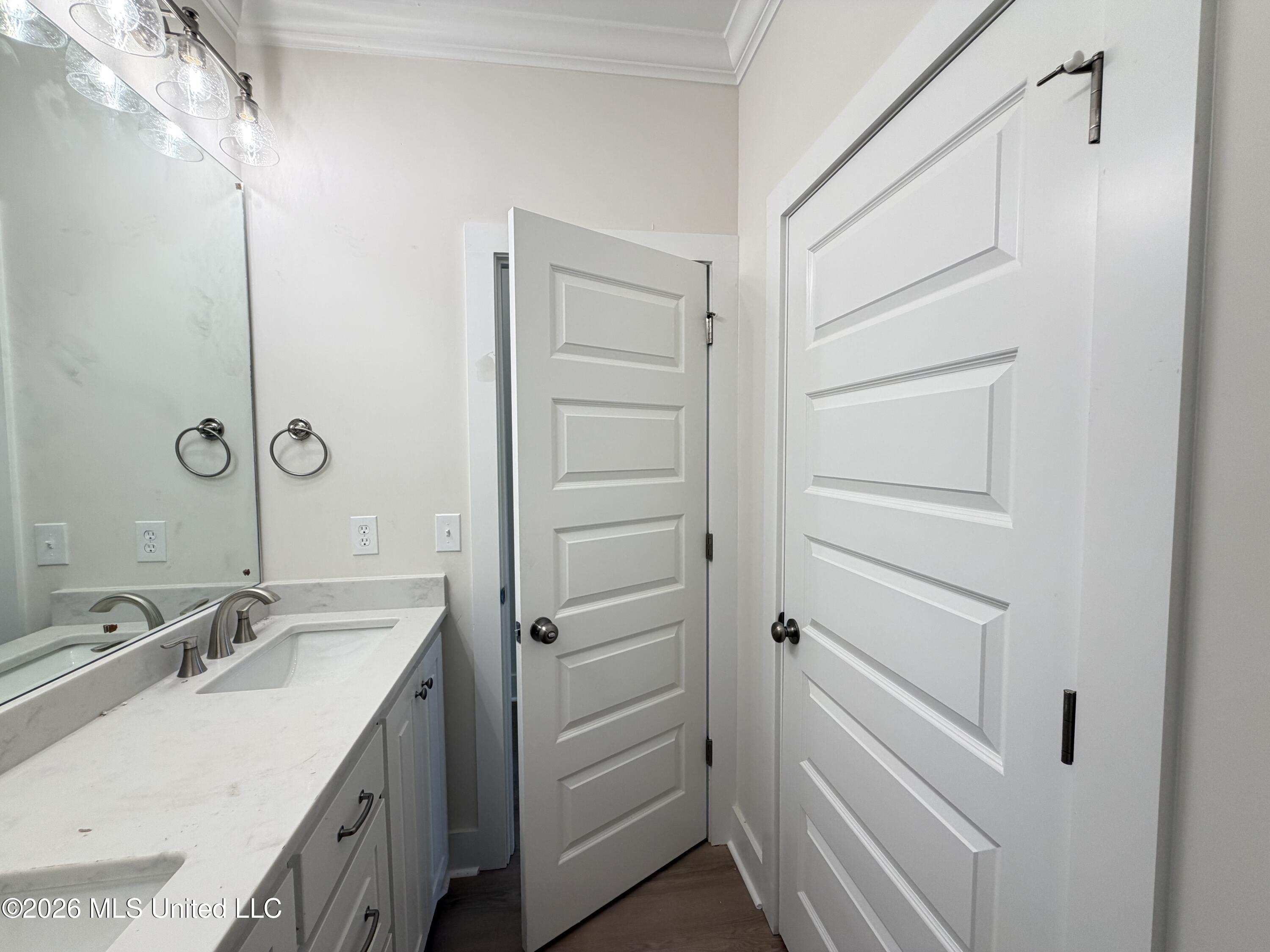 346 Brookfield Circle Property Photo 29