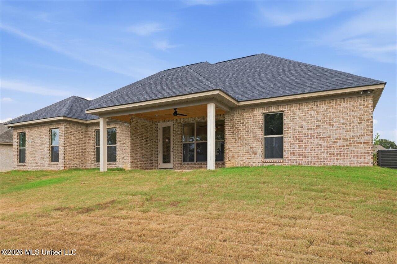 346 Brookfield Circle Property Photo 29