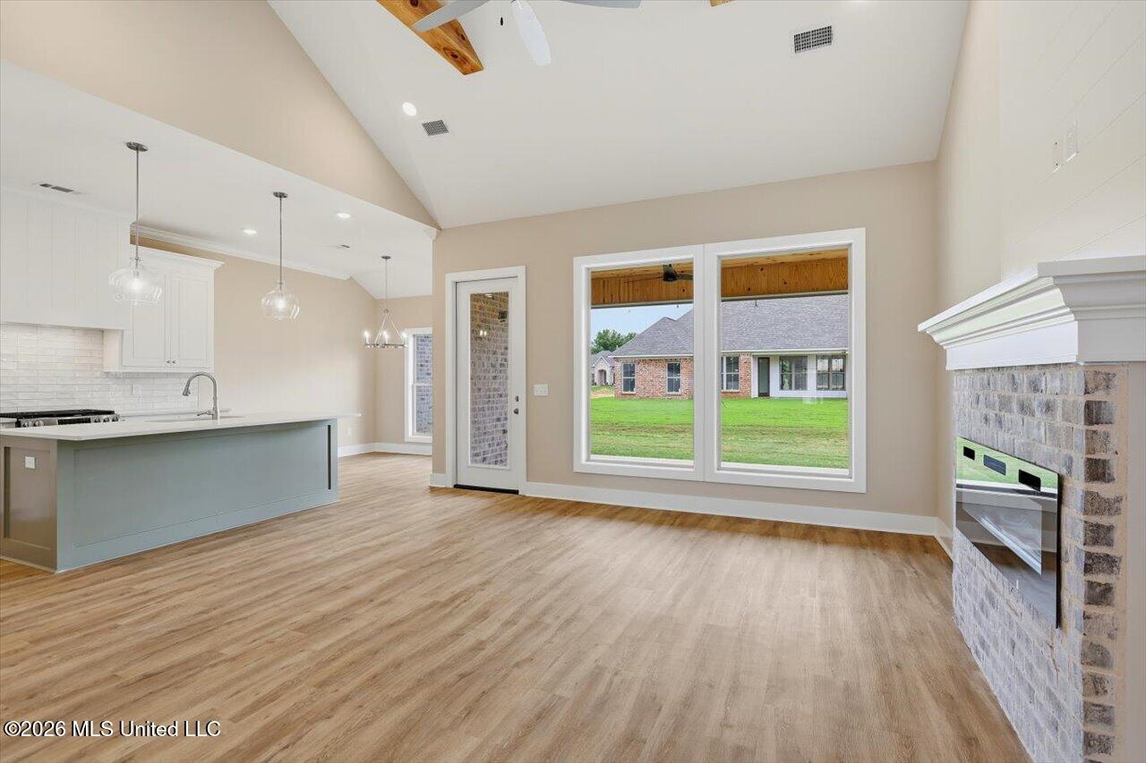 343 Brookfield Circle Property Photo 5