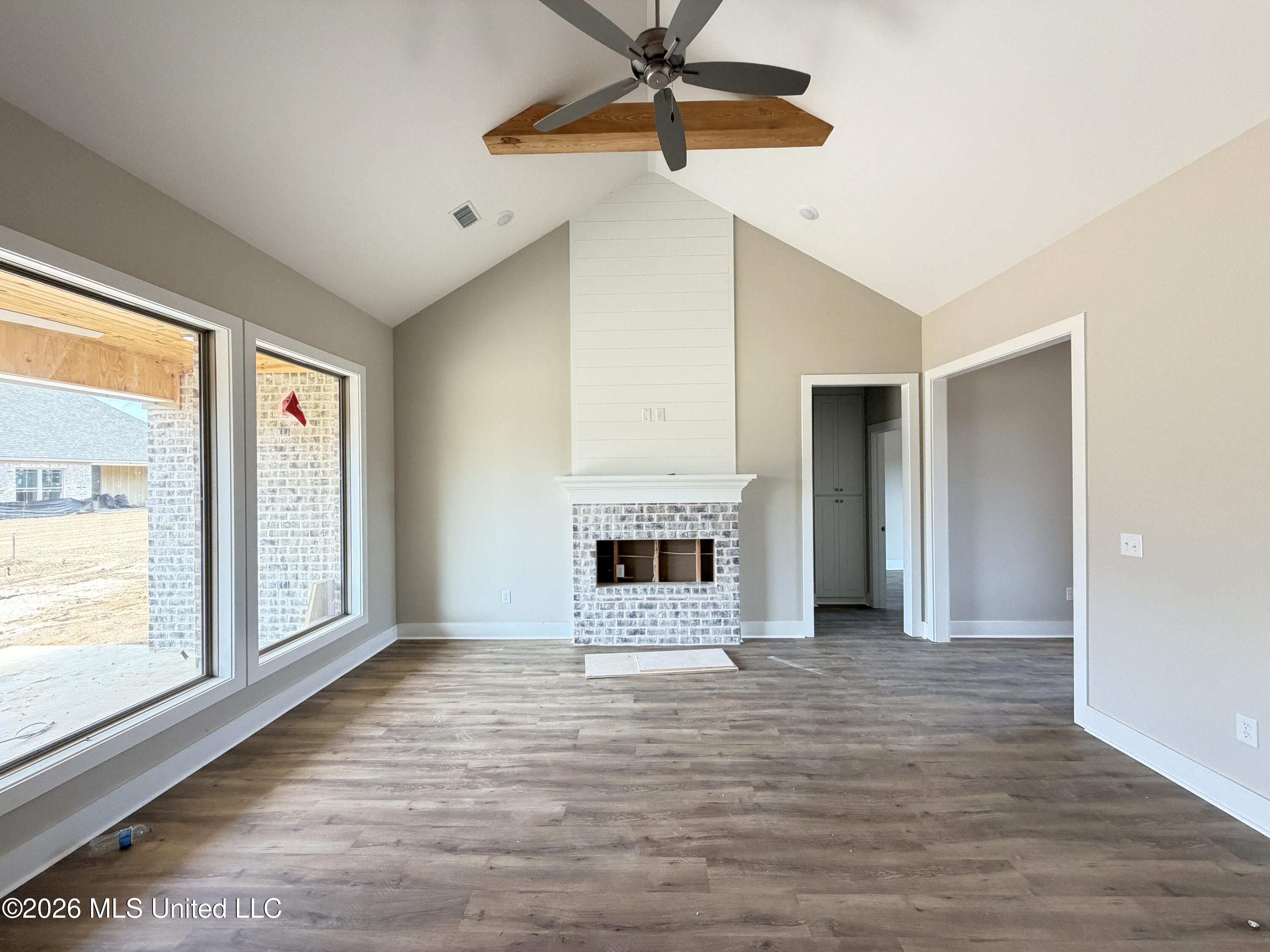 343 Brookfield Circle Property Photo 6