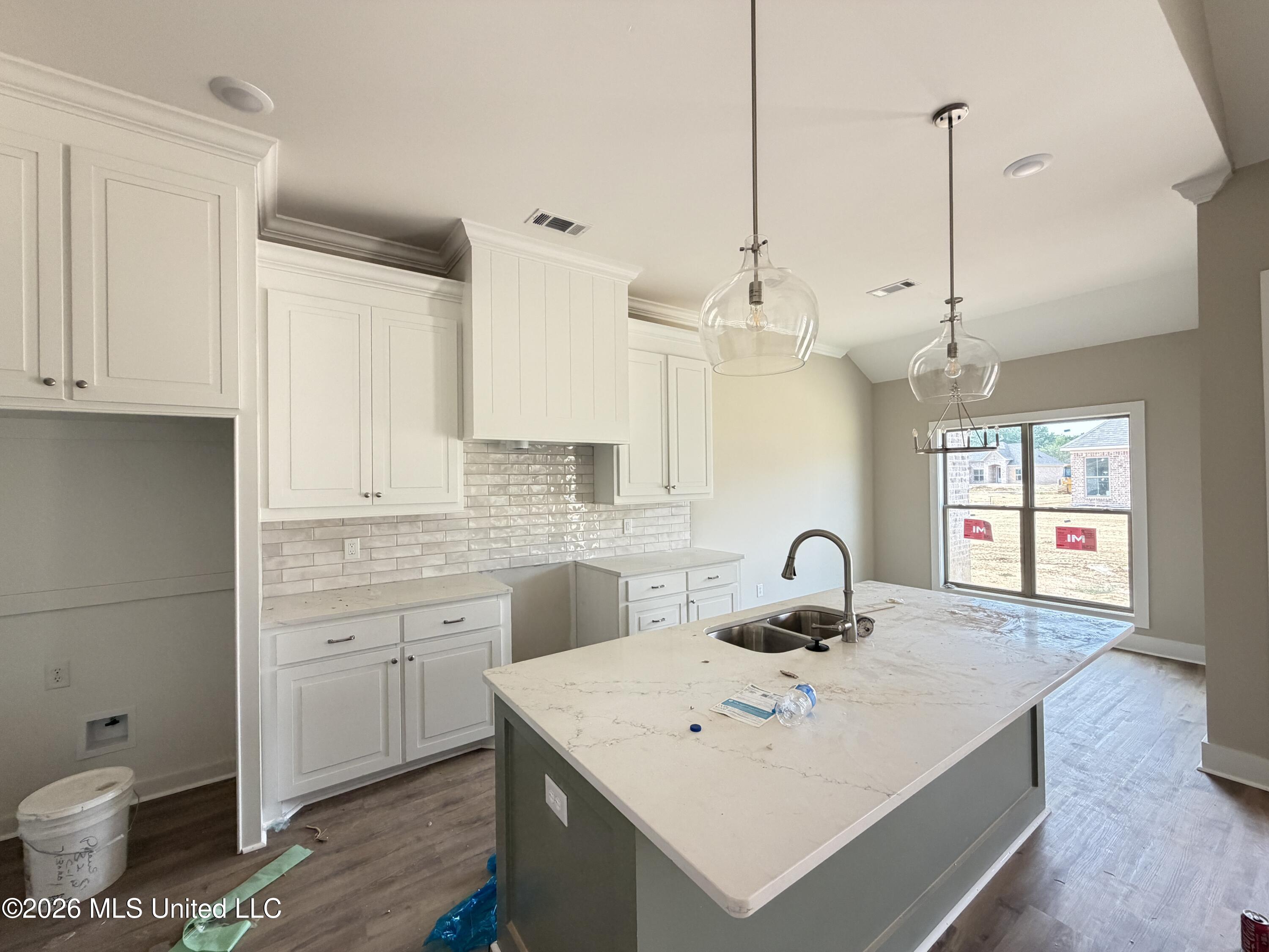 343 Brookfield Circle Property Photo 8
