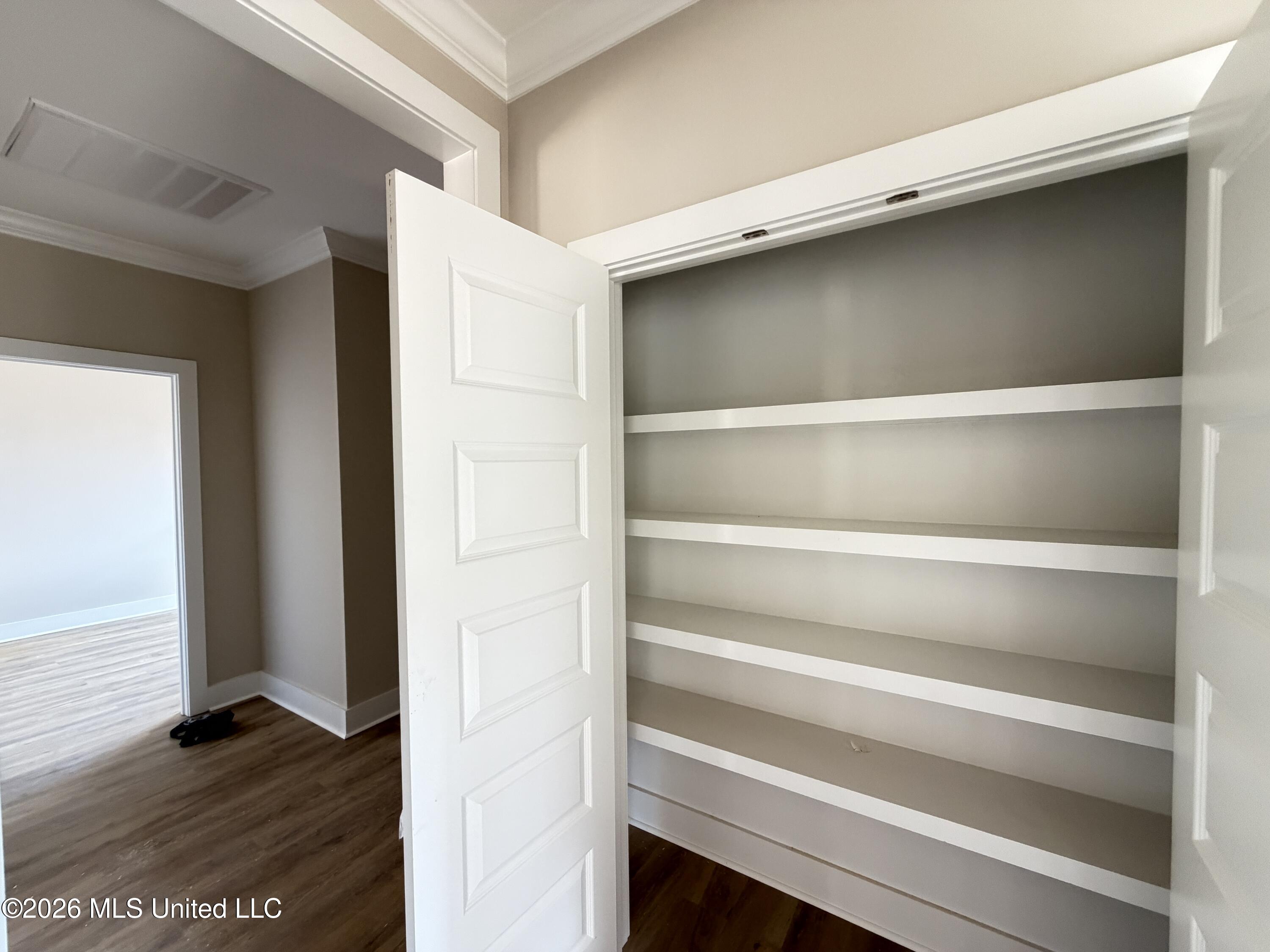 343 Brookfield Circle Property Photo 14