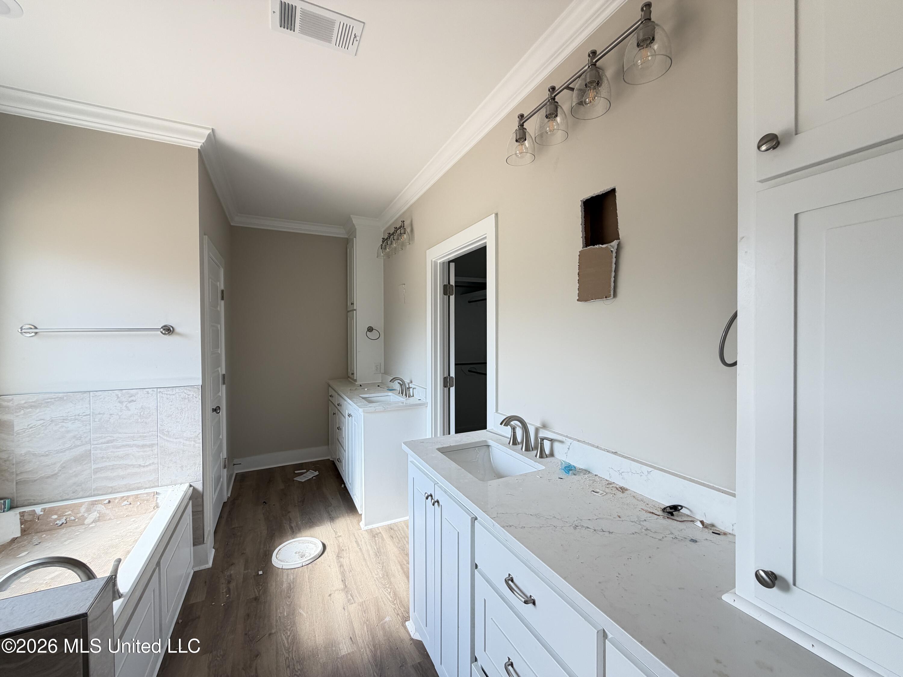 343 Brookfield Circle Property Photo 20