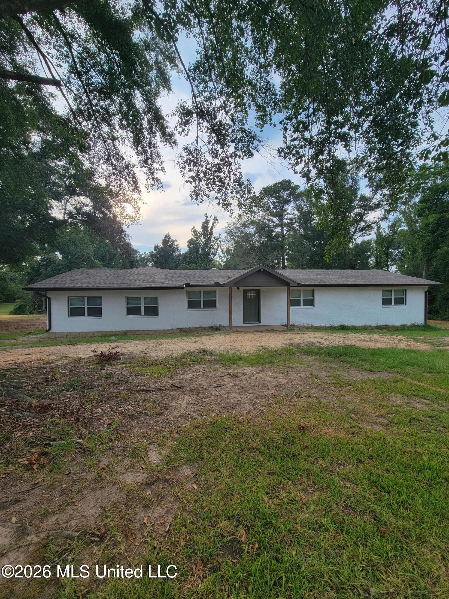 218 Salem Road Property Photo 3