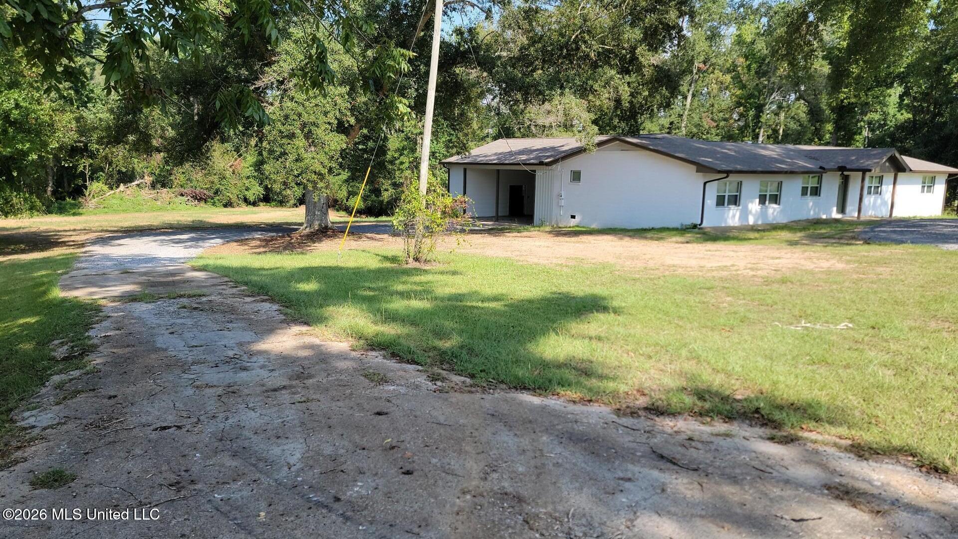 218 Salem Road Property Photo 4