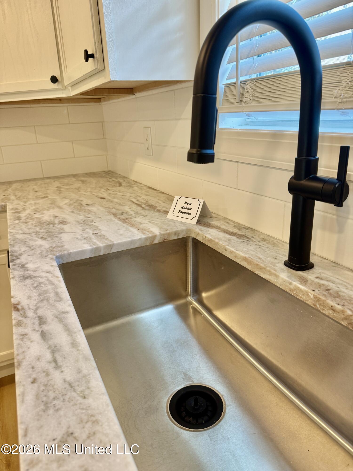 209 Crestview Drive Property Photo 11