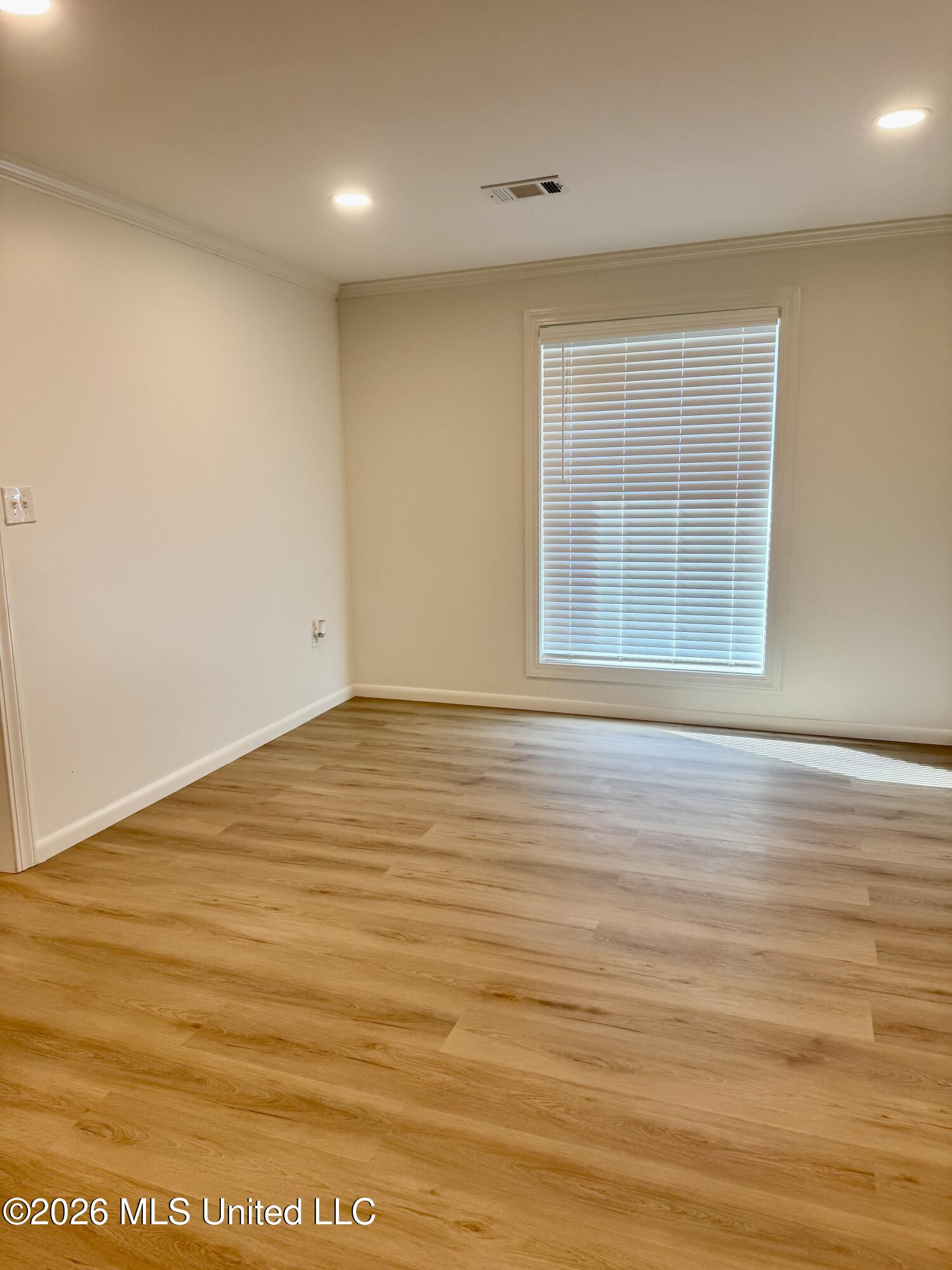 209 Crestview Drive Property Photo 18