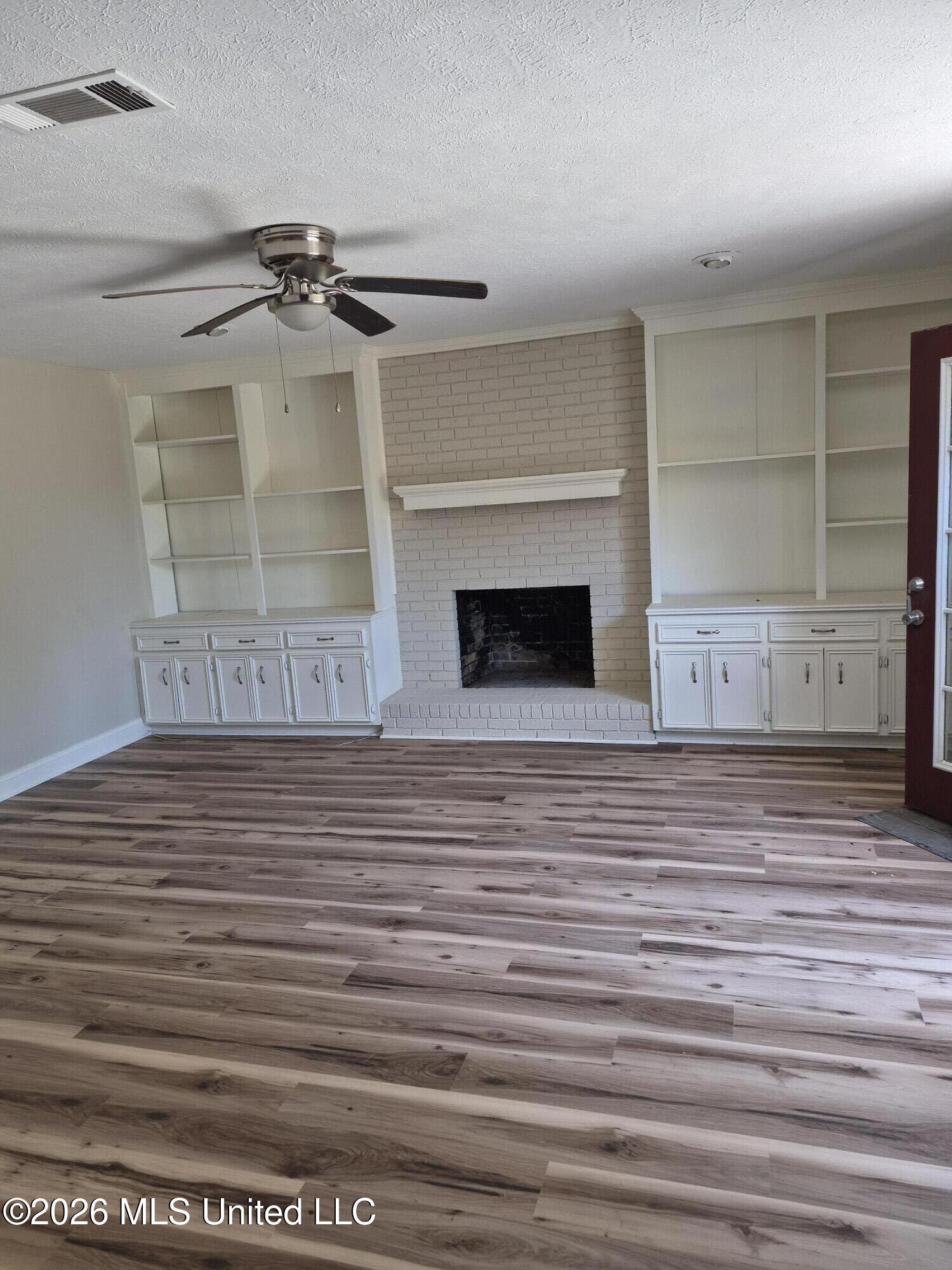 3546 Dye Cove Property Photo 5