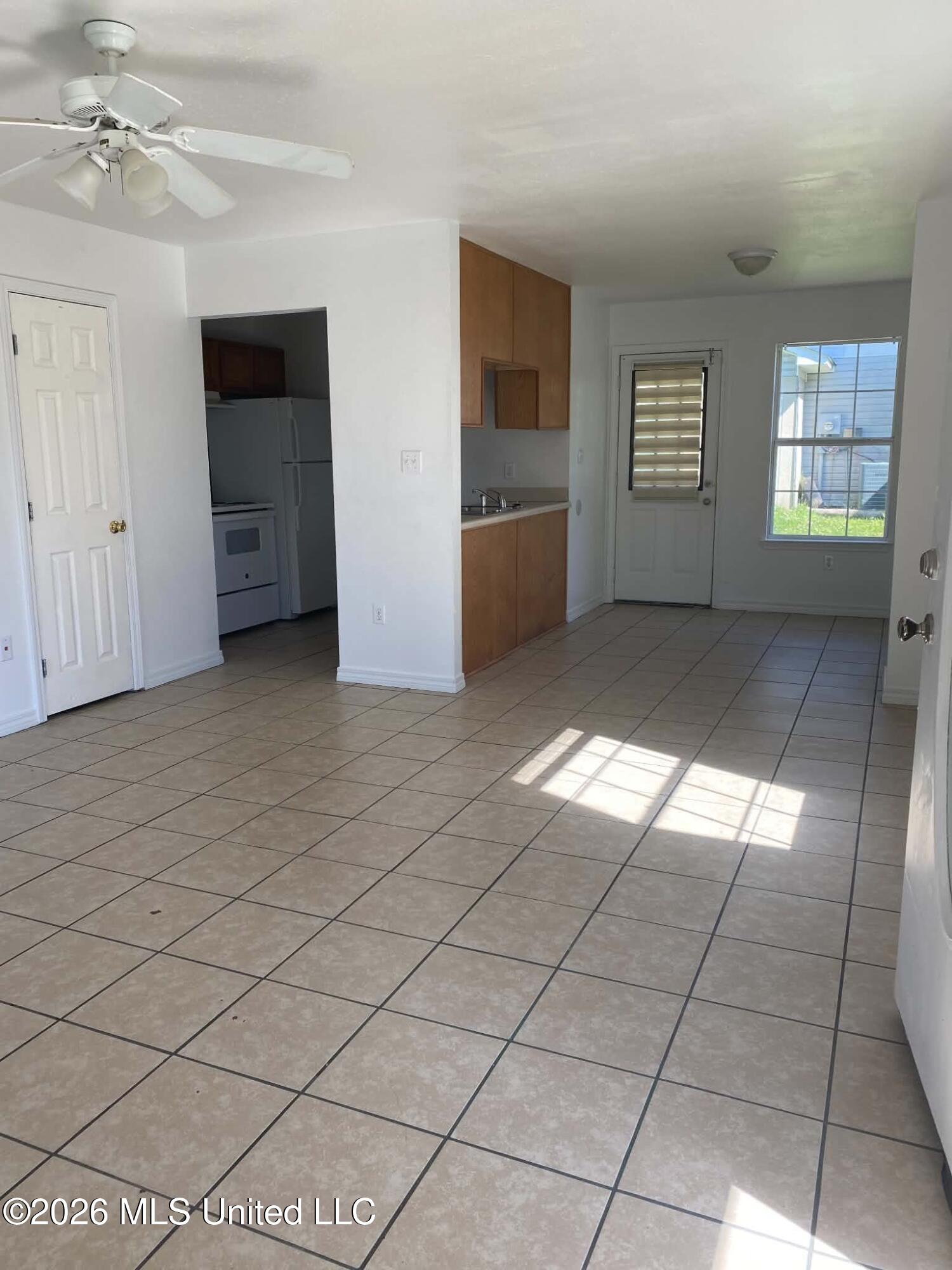 14401 Whitney Drive Property Photo 3