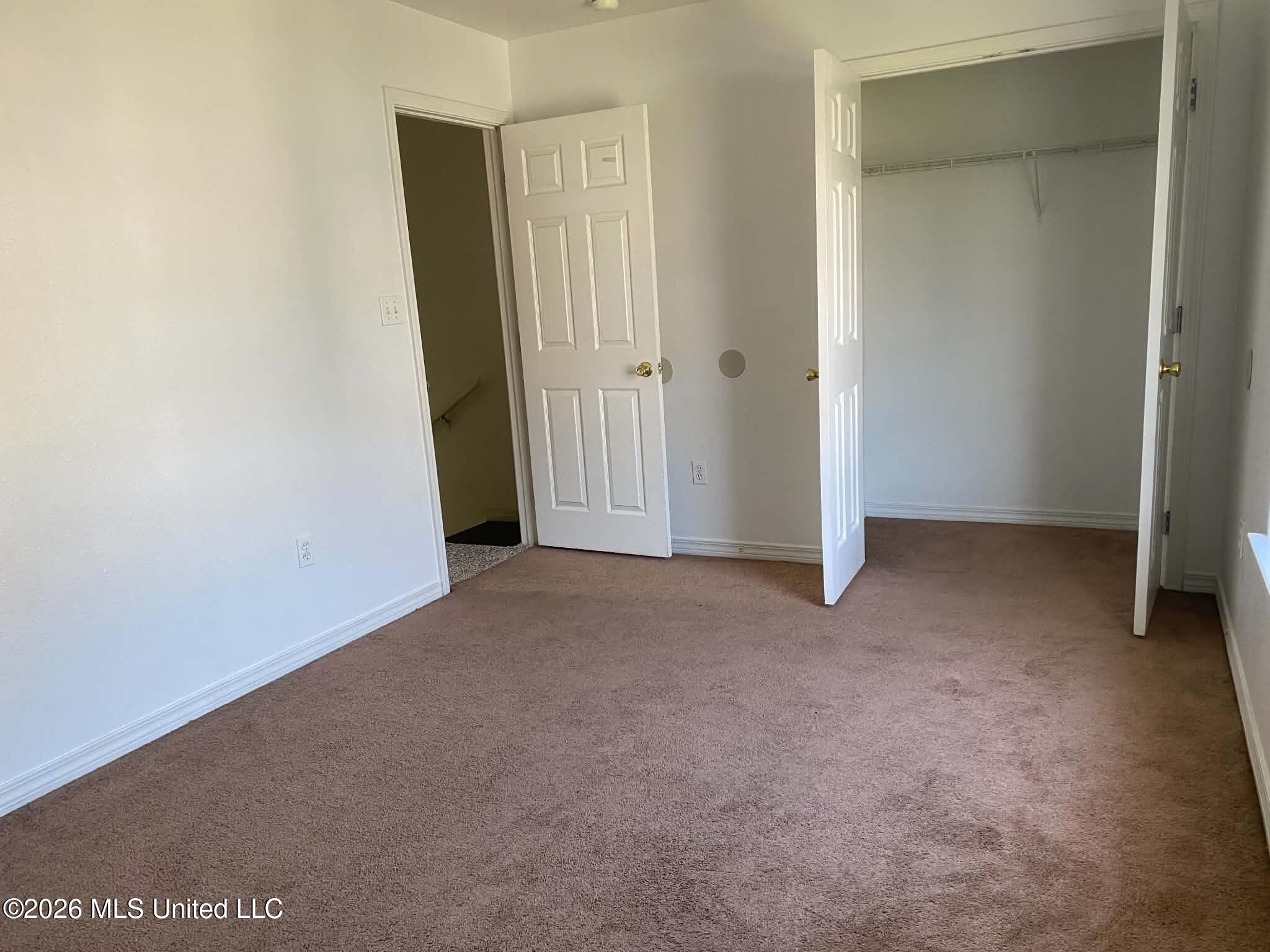 14401 Whitney Drive Property Photo 7