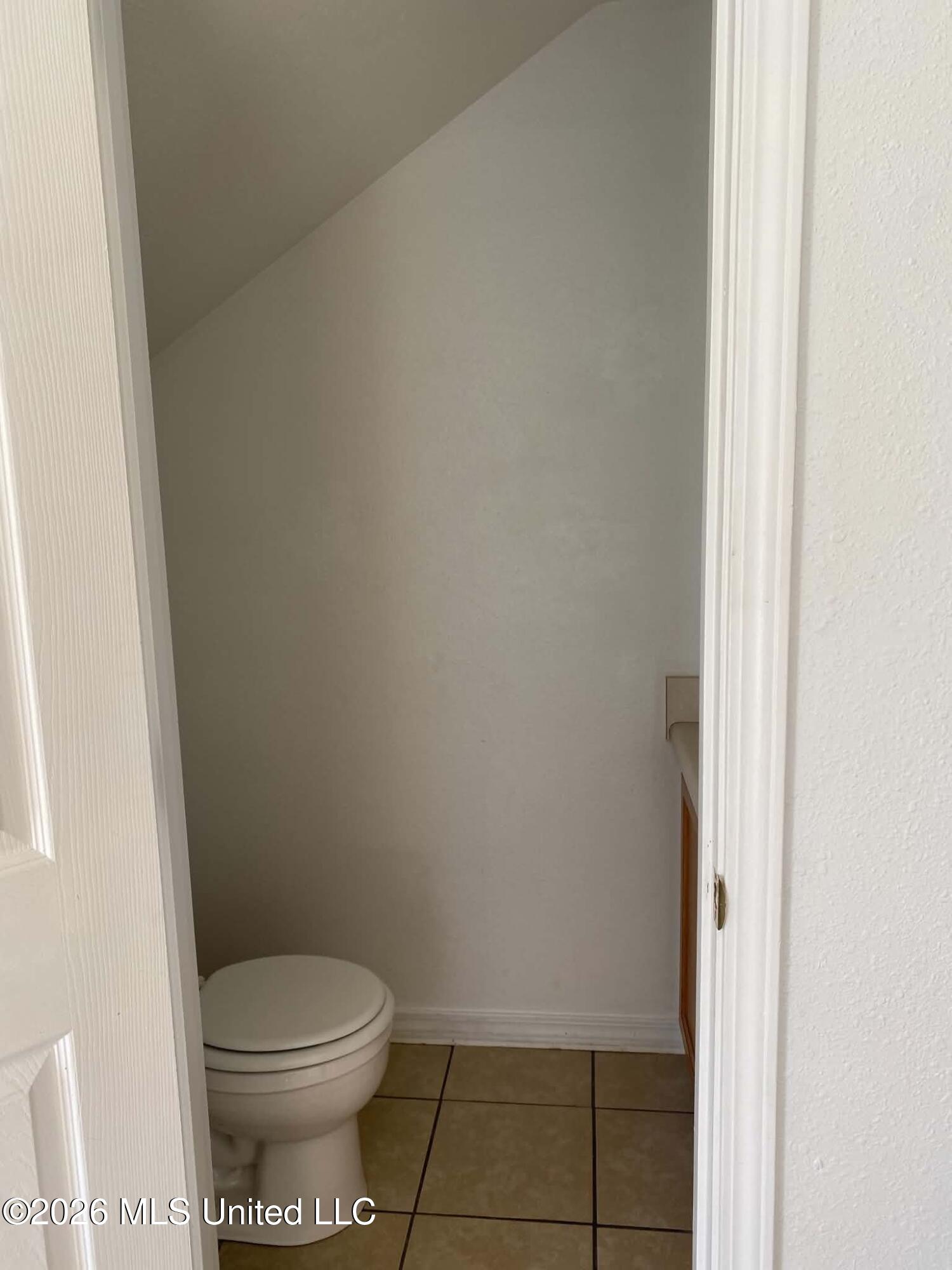 14401 Whitney Drive Property Photo 12
