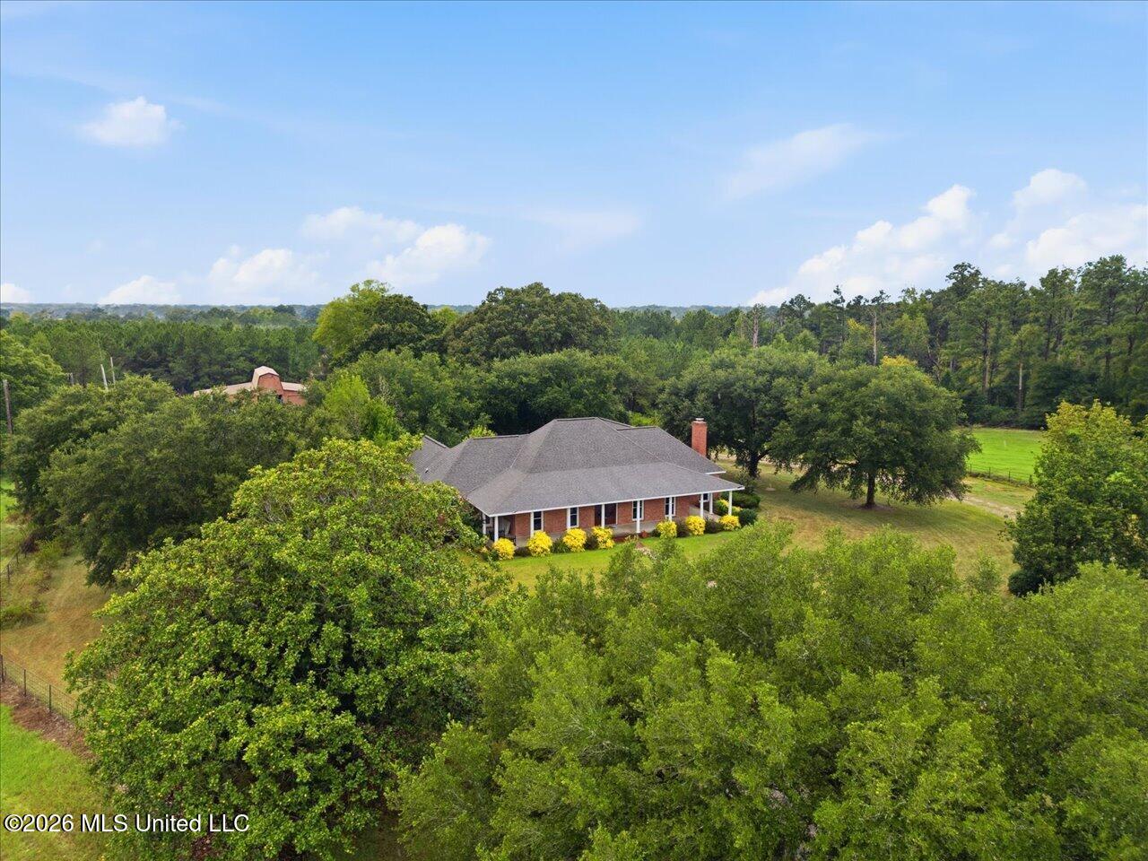 1124 Perrett Road Property Photo 2