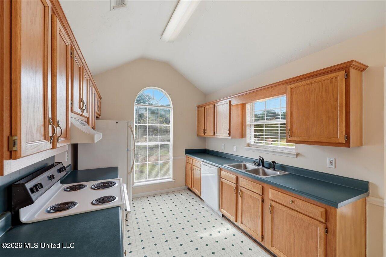 1854 Cape Cove Property Photo 10