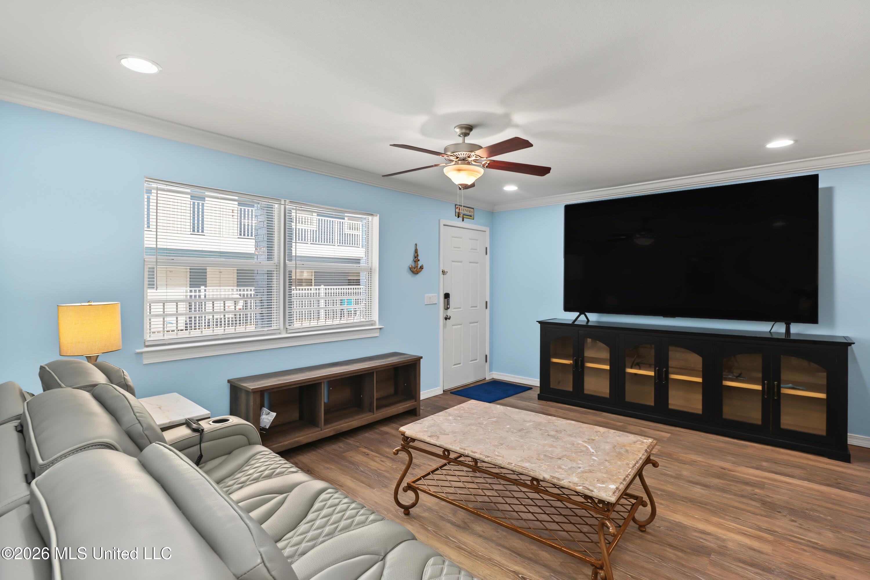 1282 Beach Boulevard Property Photo 3